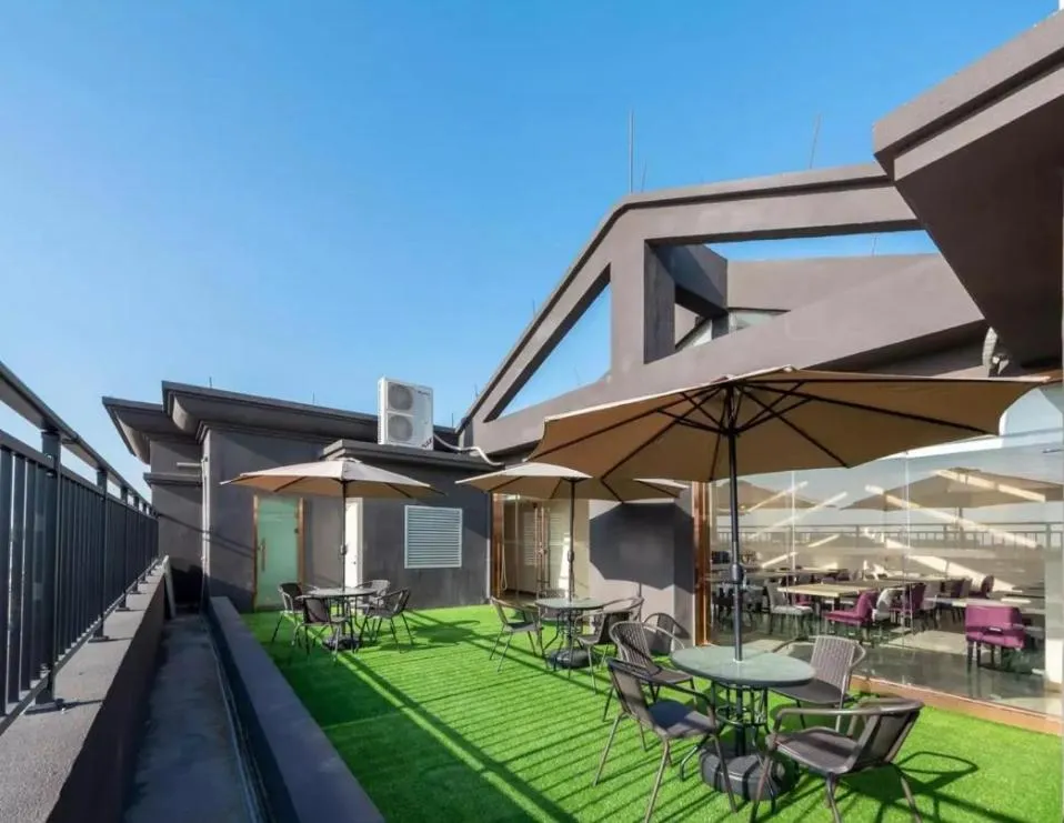 Balcony/Terrace in Lavande Hotel Shenzhen International Convention and Exhibition Center Fuhai West Subway Station