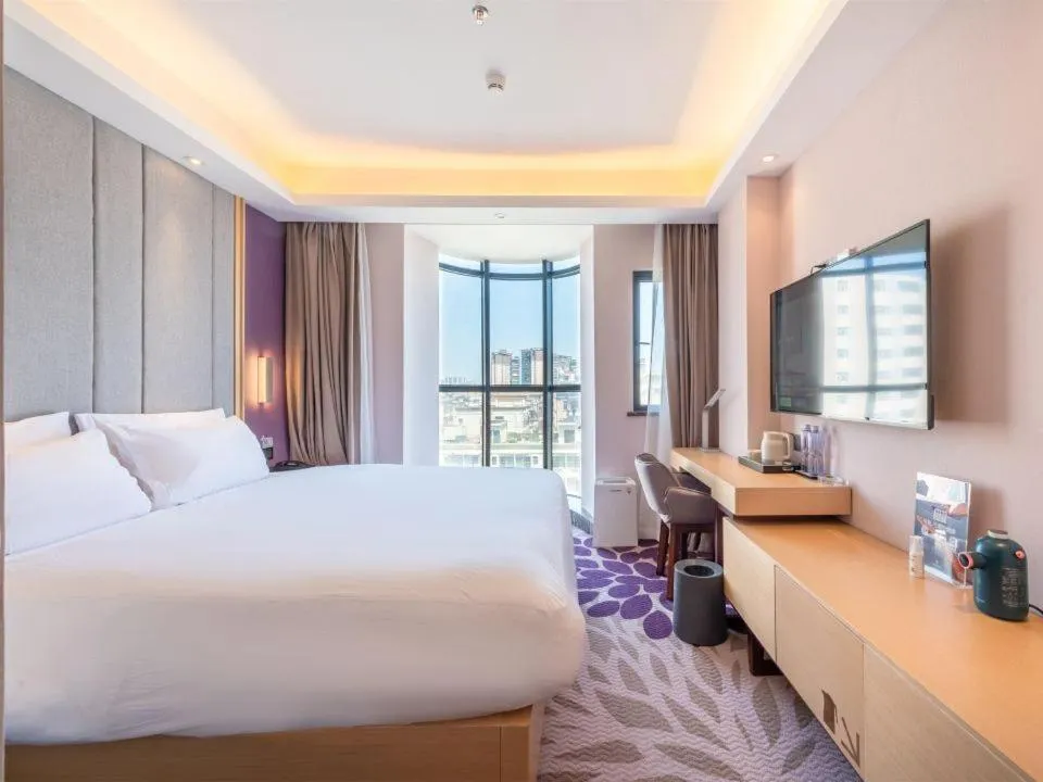 Bed in Lavande Hotel Shenzhen International Convention and Exhibition Center Fuhai West Subway Station