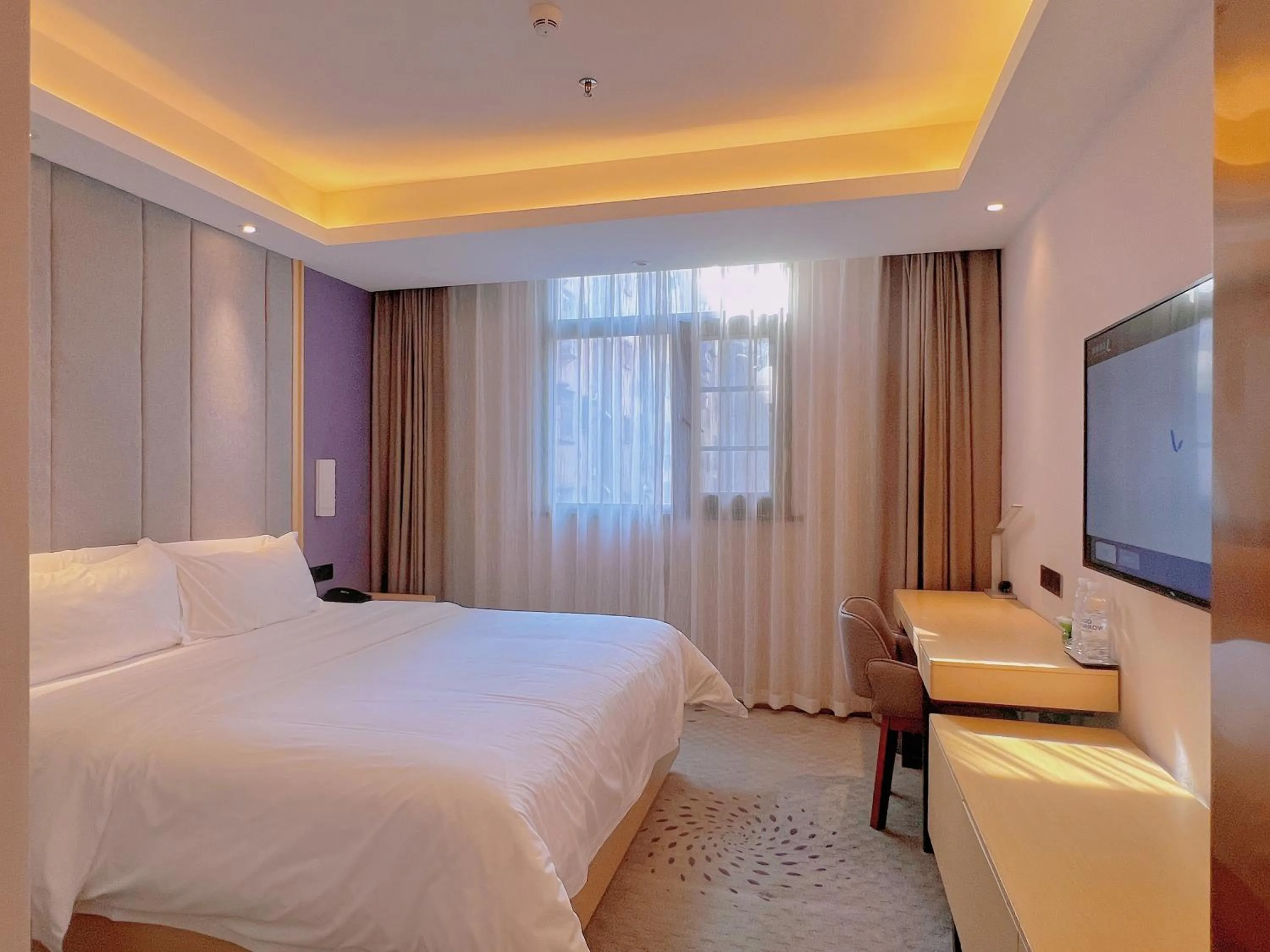 Photo of the whole room, Bed in Lavande Hotel Shenzhen International Convention and Exhibition Center Fuhai West Subway Station