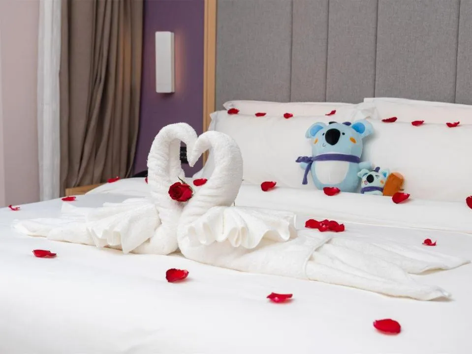 Bed in Lavande Hotel Shenzhen International Convention and Exhibition Center Fuhai West Subway Station