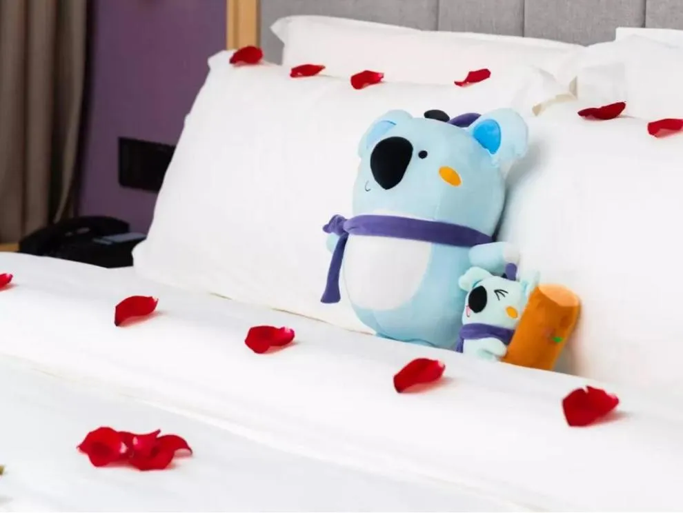 Bed in Lavande Hotel Shenzhen International Convention and Exhibition Center Fuhai West Subway Station