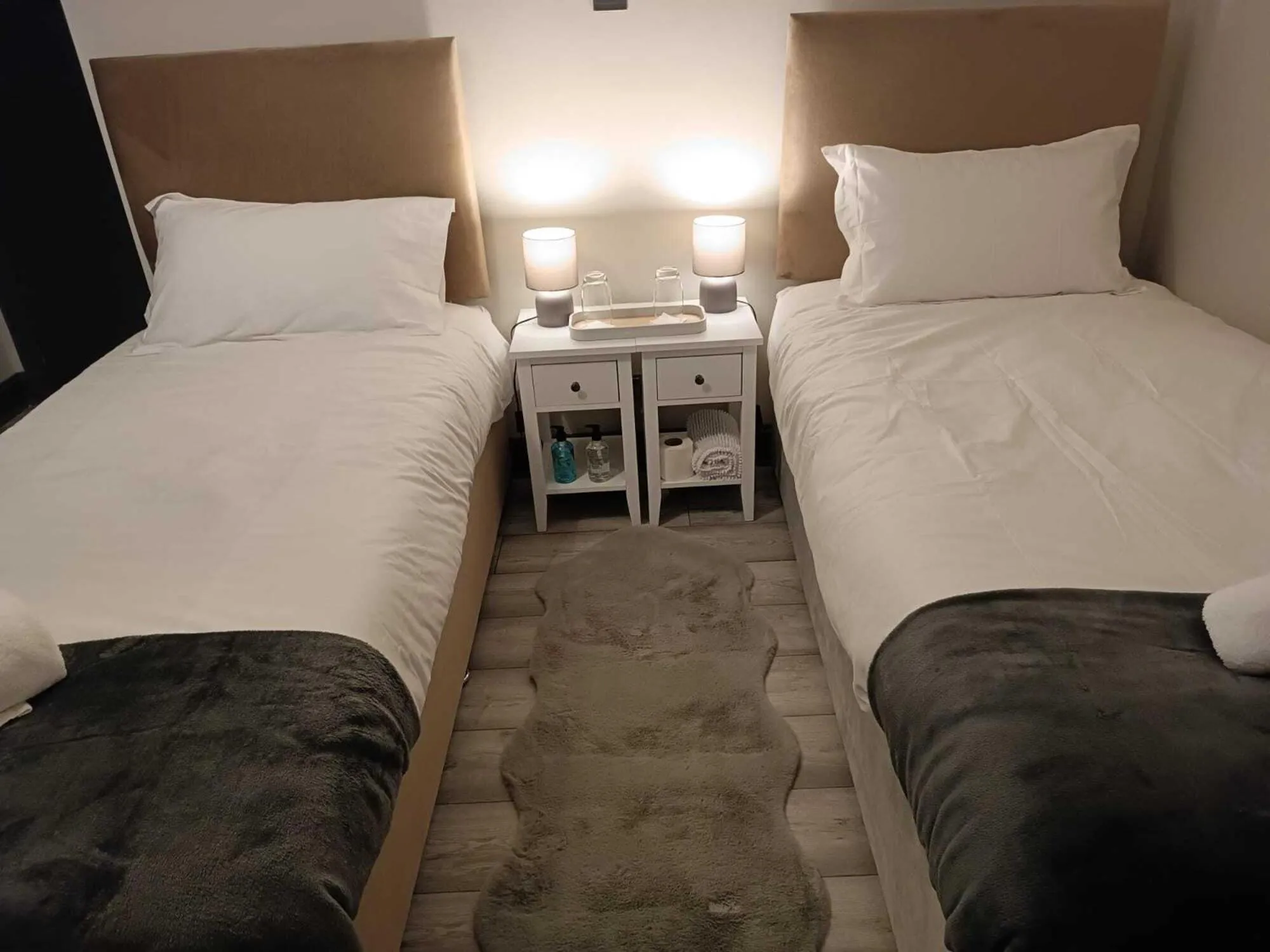 Bedroom, Bed in Woodgrove Holiday Homes