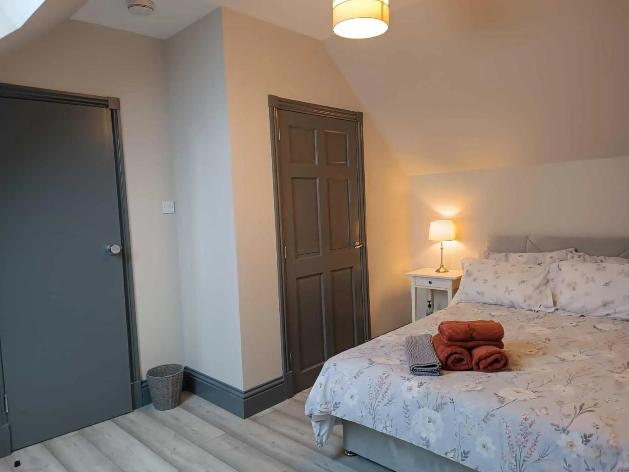 Bedroom, Bed in Woodgrove Holiday Homes