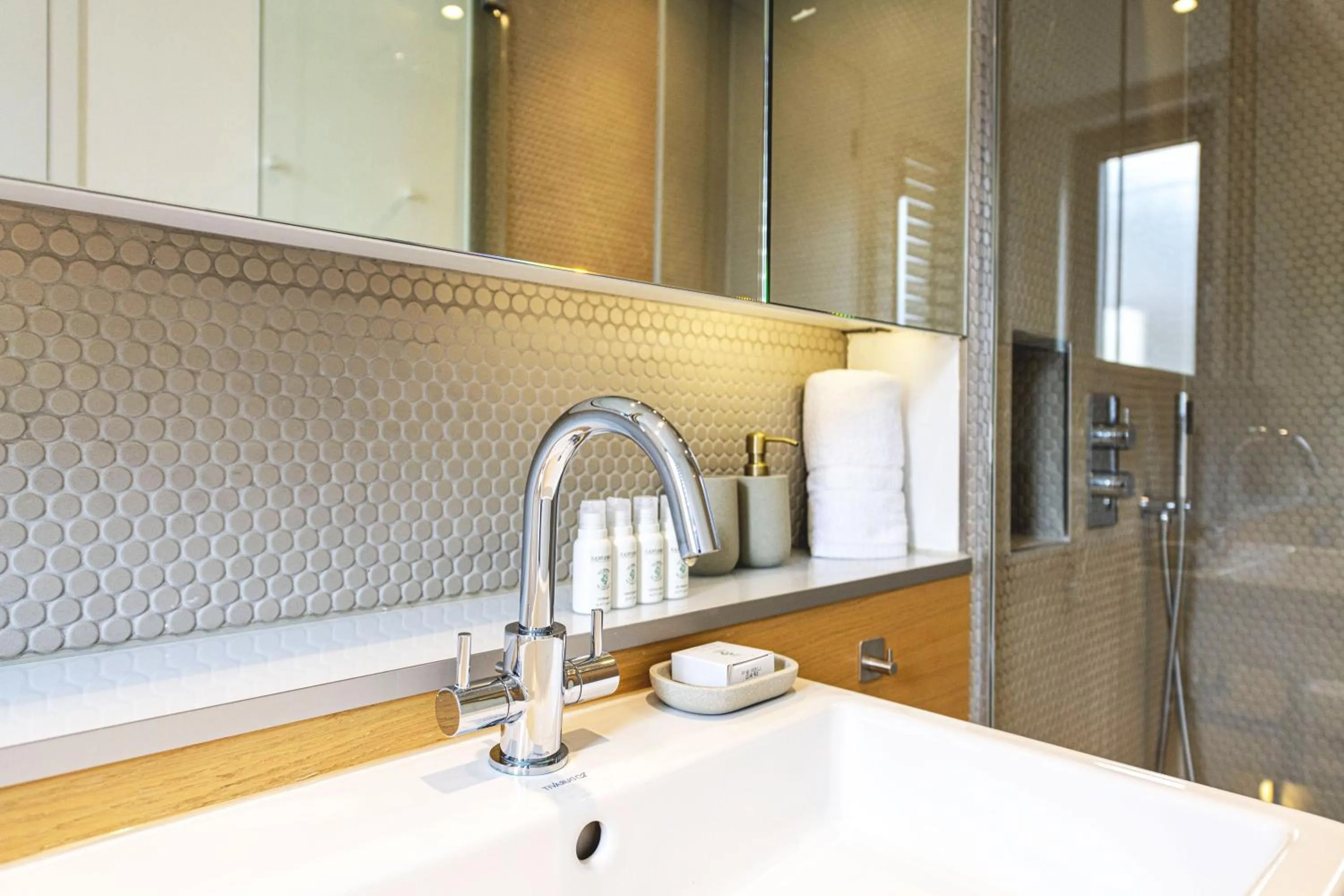 Shower in Accomodo London Waterloo - Luxury & Spacious Triplex Penthouse on Southbank