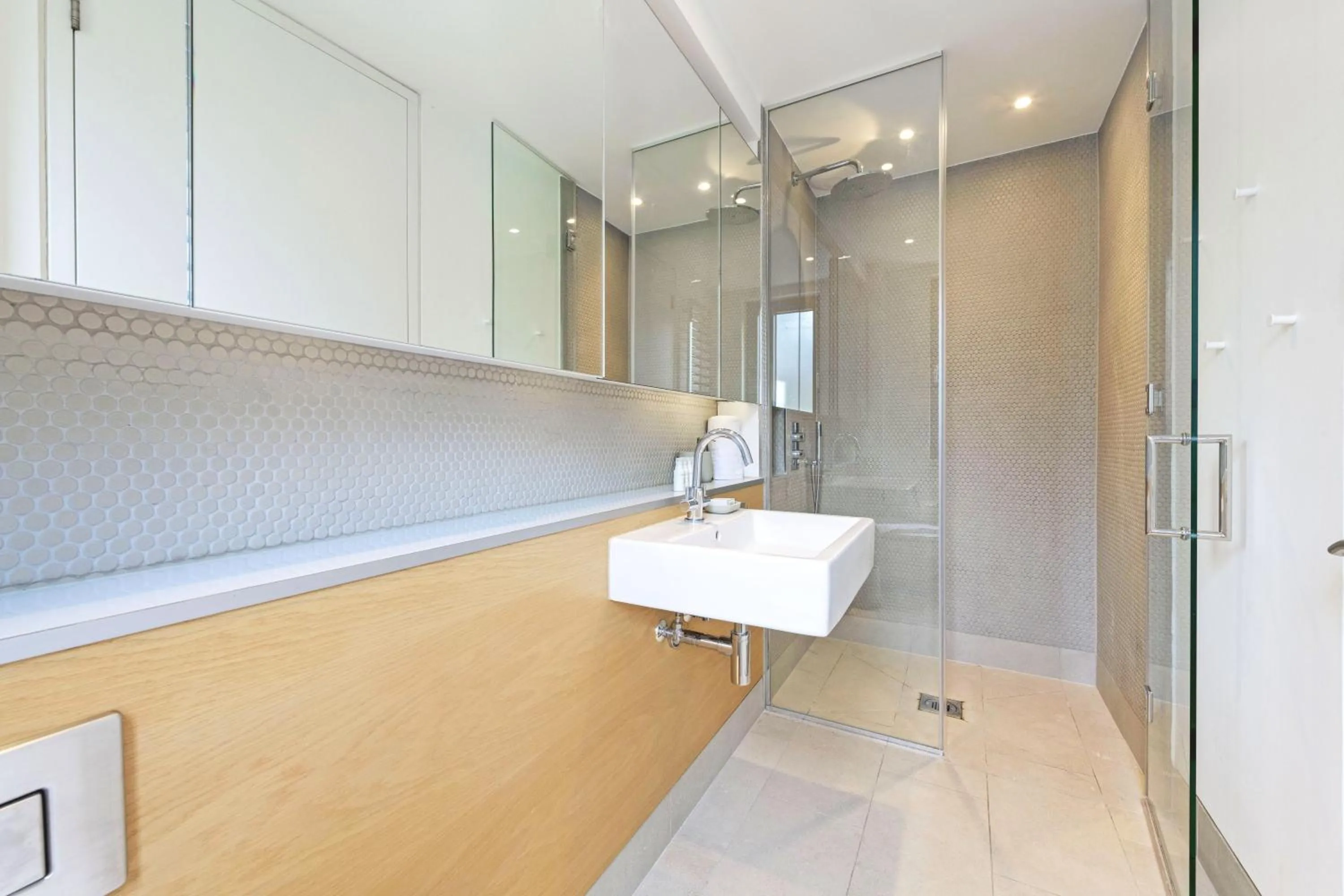Shower in Accomodo London Waterloo - Luxury & Spacious Triplex Penthouse on Southbank