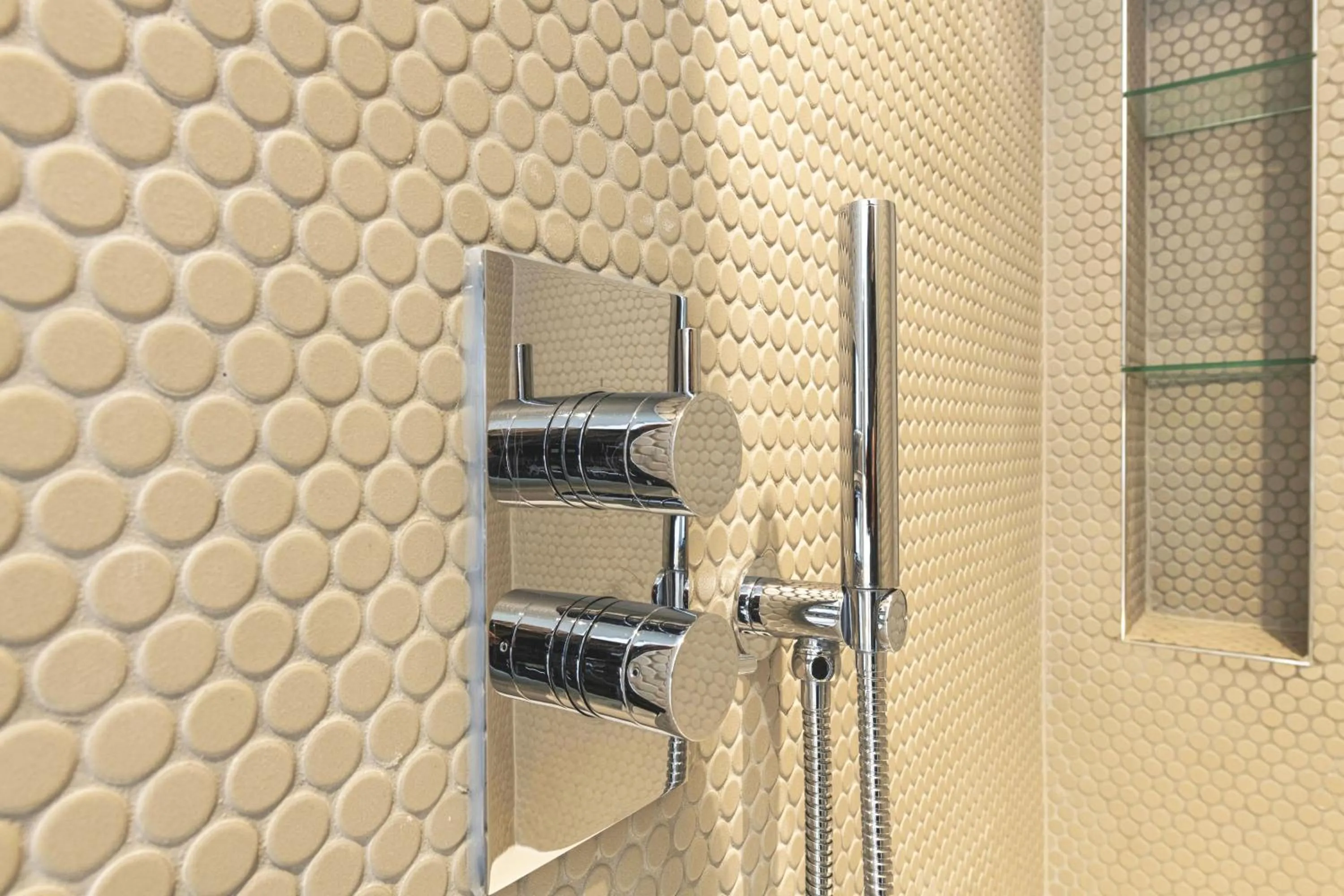 Shower in Accomodo London Waterloo - Luxury & Spacious Triplex Penthouse on Southbank