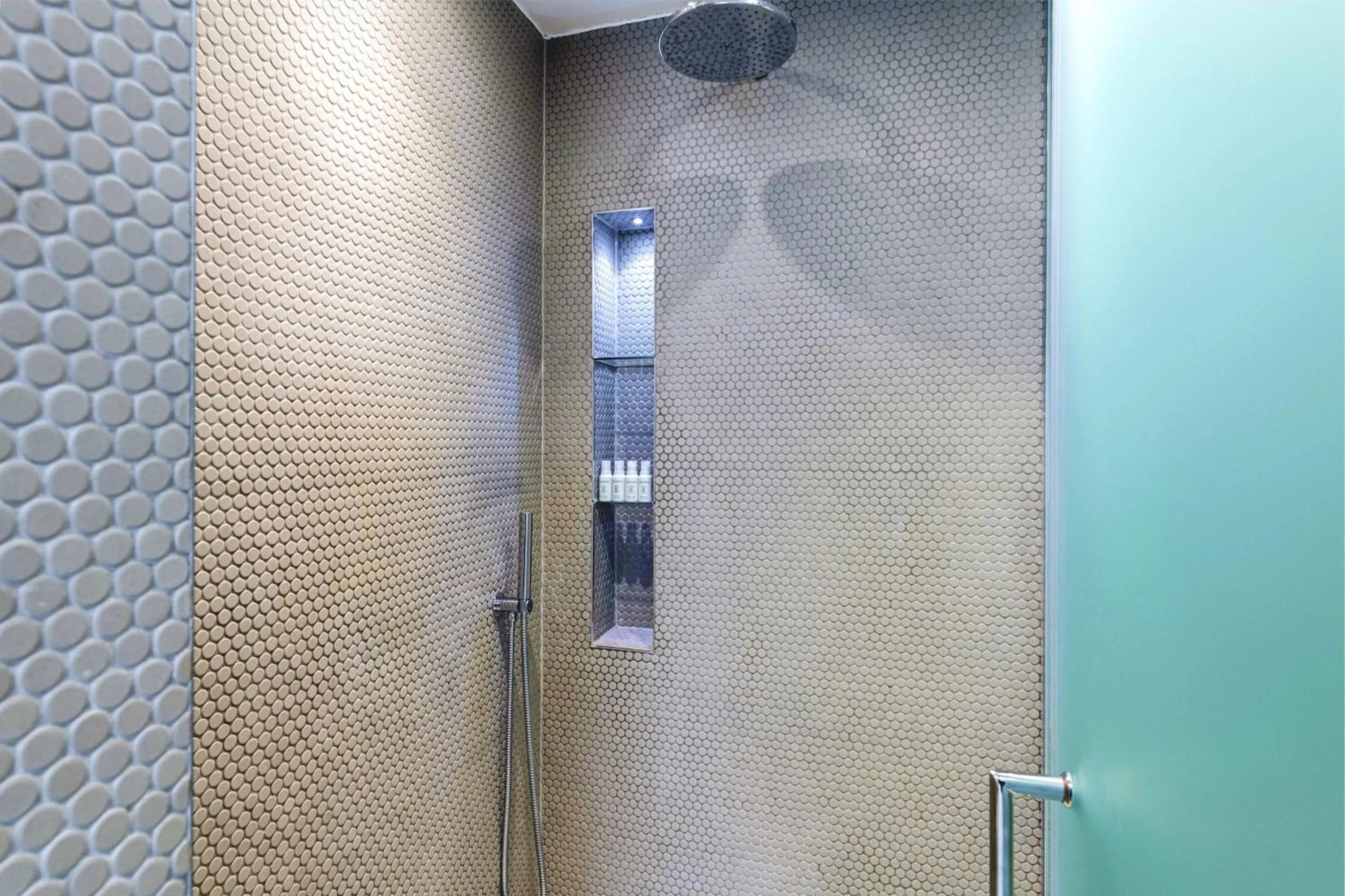 Shower in Accomodo London Waterloo - Luxury & Spacious Triplex Penthouse on Southbank