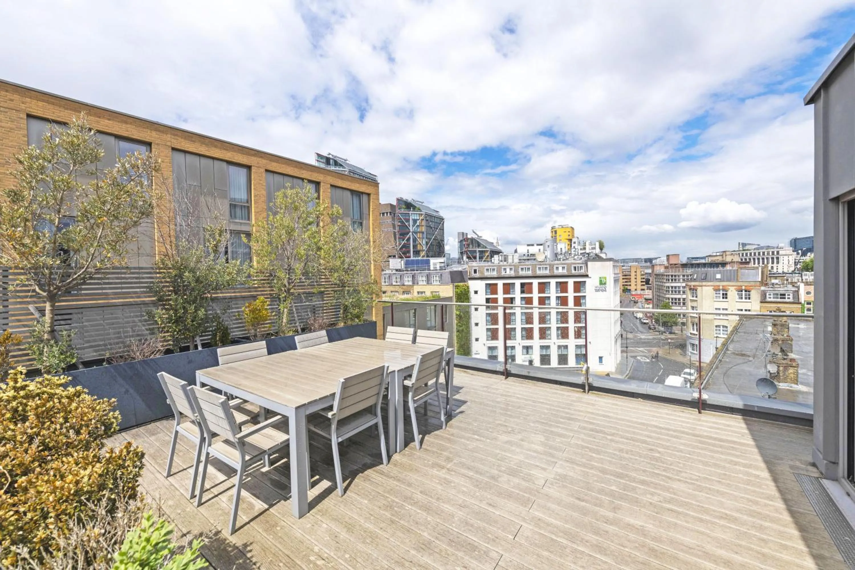 Patio in Accomodo London Waterloo - Luxury & Spacious Triplex Penthouse on Southbank