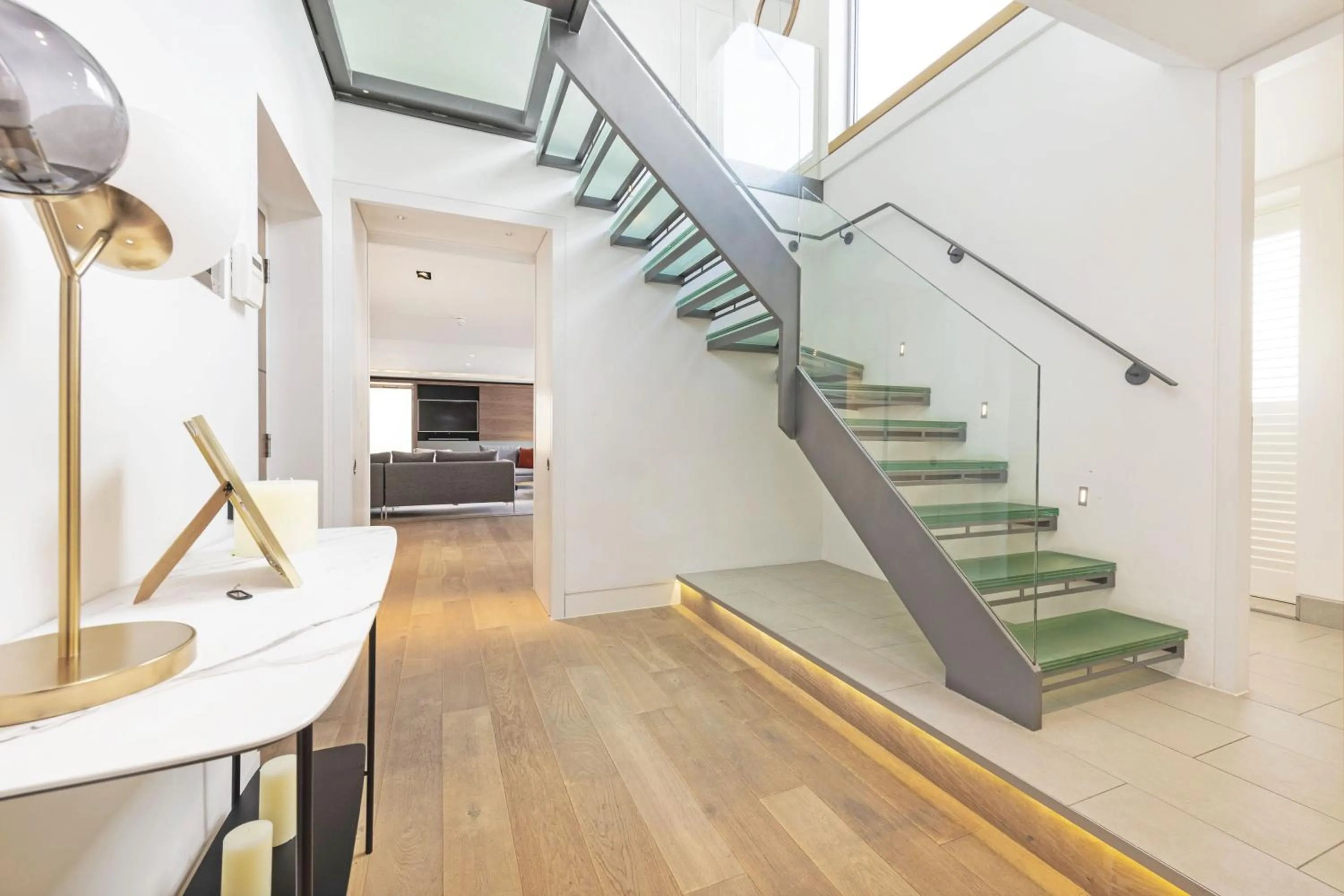 acessibility in Accomodo London Waterloo - Luxury & Spacious Triplex Penthouse on Southbank