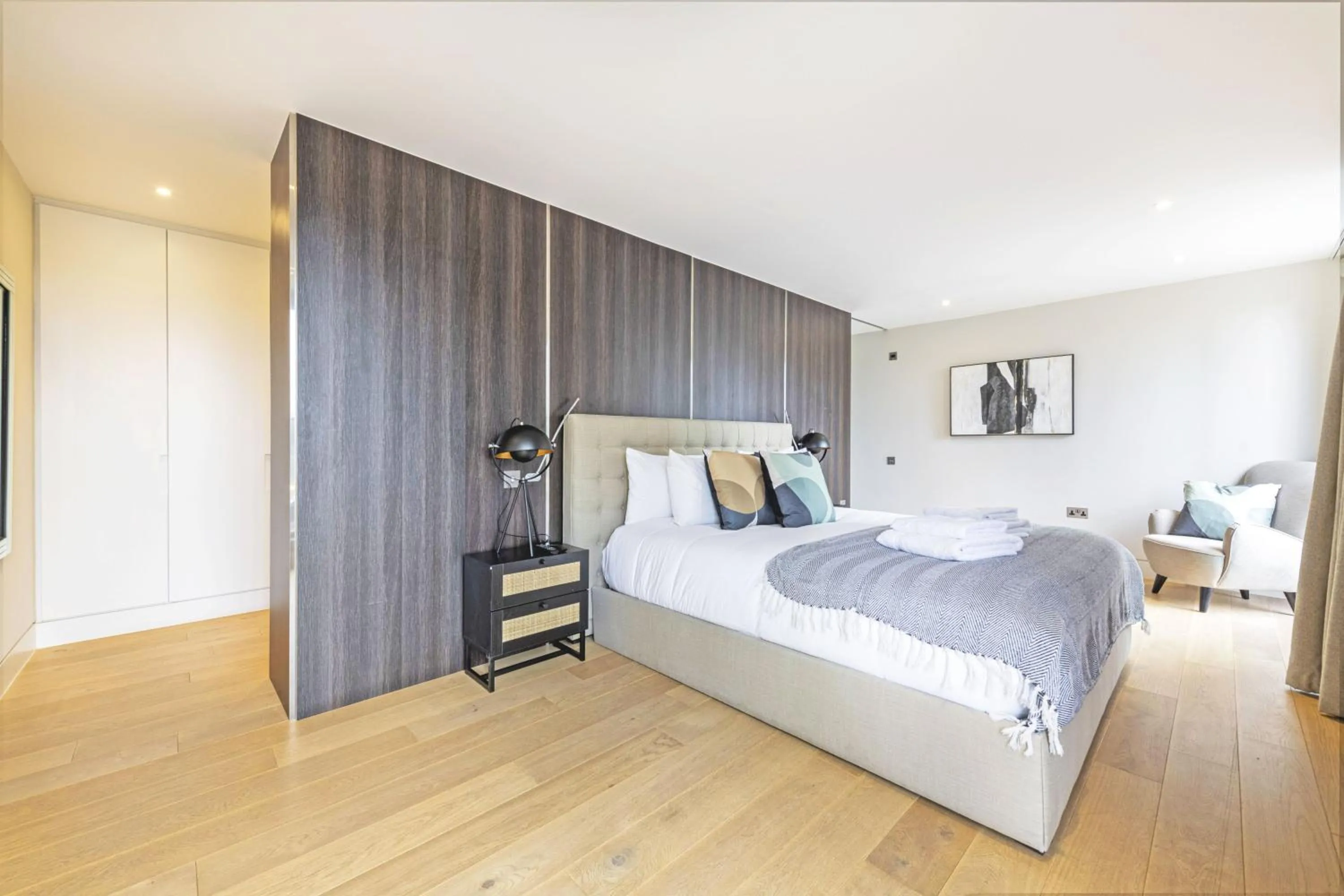 Bed in Accomodo London Waterloo - Luxury & Spacious Triplex Penthouse on Southbank