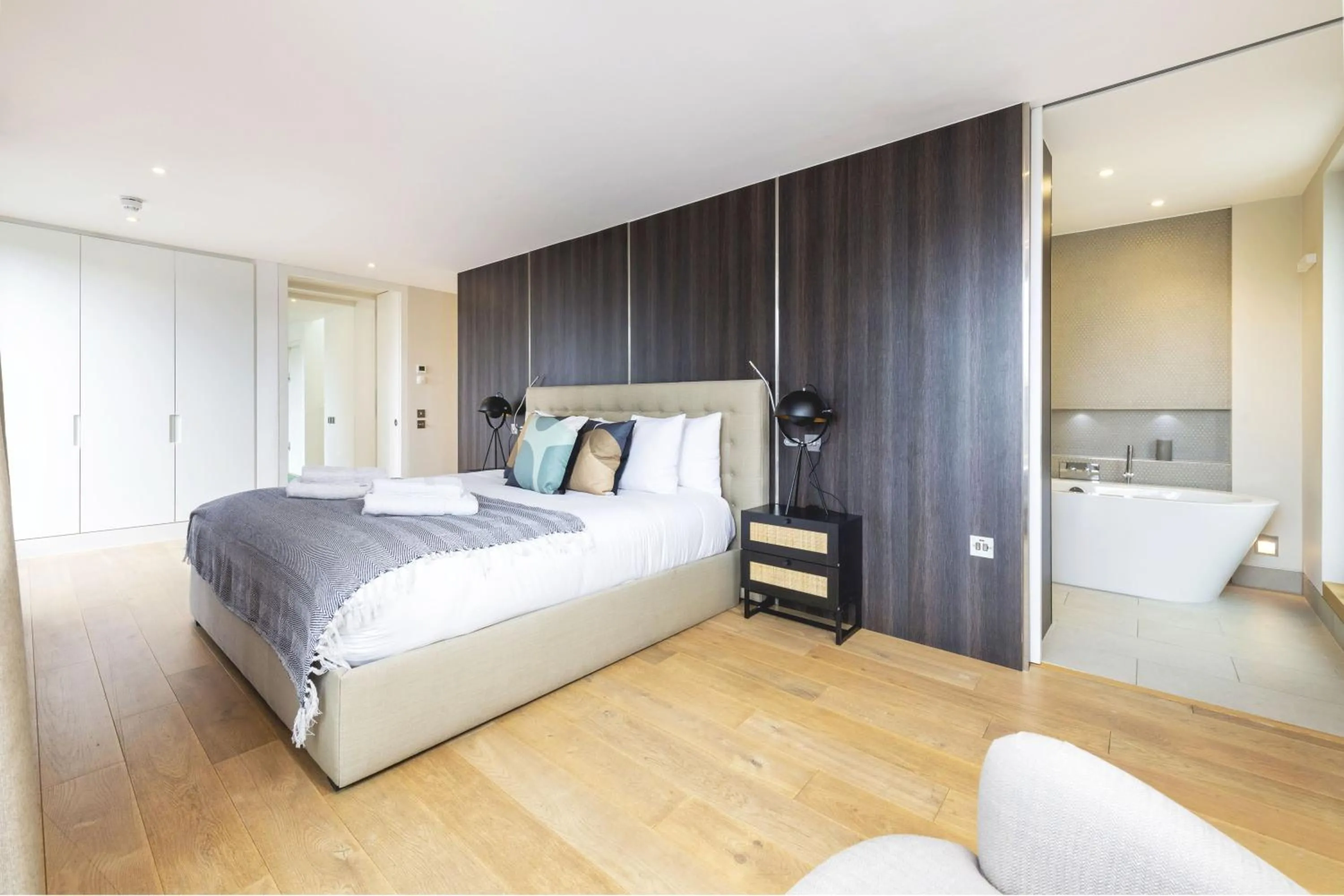 Bed in Accomodo London Waterloo - Luxury & Spacious Triplex Penthouse on Southbank