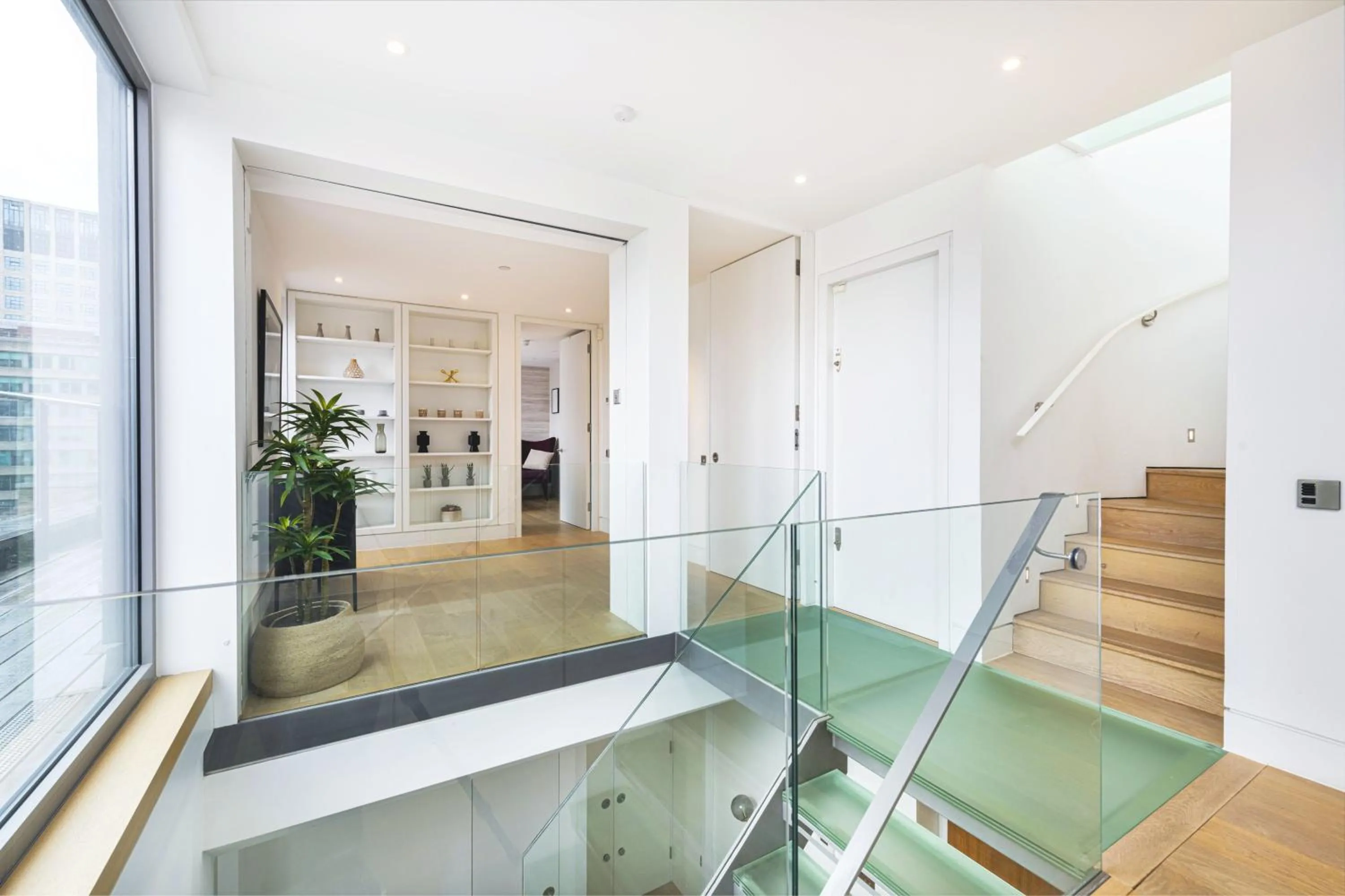 acessibility in Accomodo London Waterloo - Luxury & Spacious Triplex Penthouse on Southbank