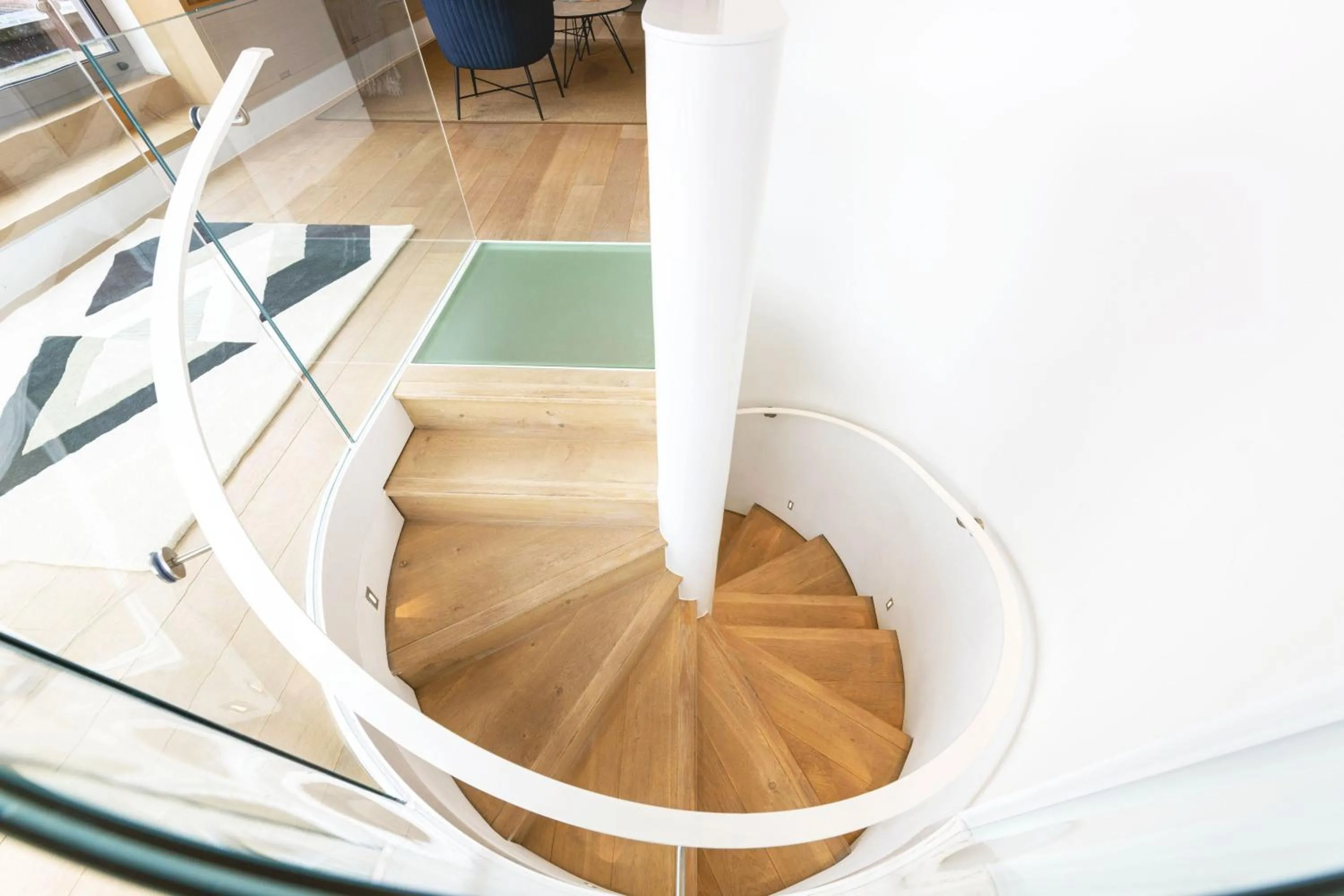 acessibility in Accomodo London Waterloo - Luxury & Spacious Triplex Penthouse on Southbank