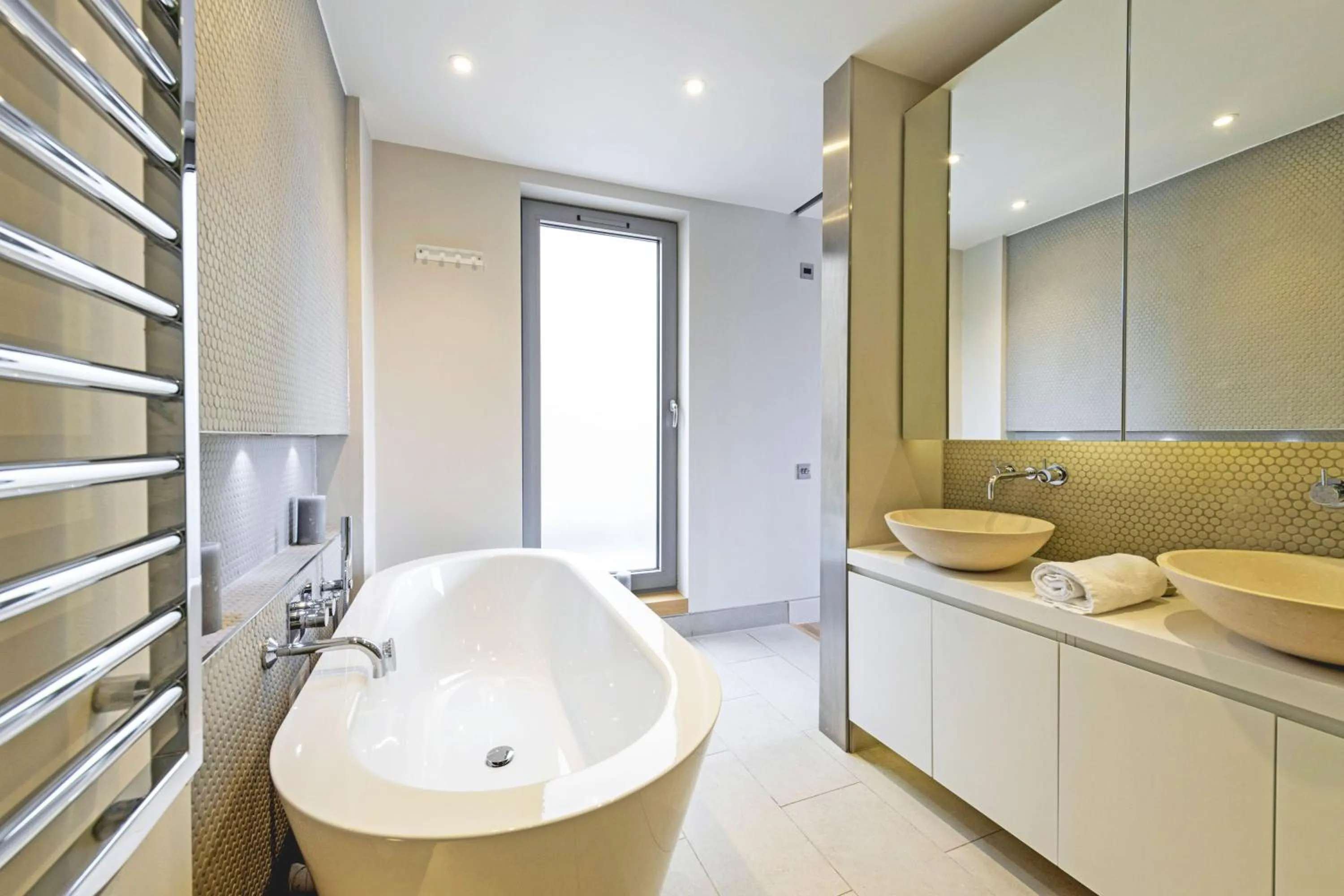 Toilet in Accomodo London Waterloo - Luxury & Spacious Triplex Penthouse on Southbank