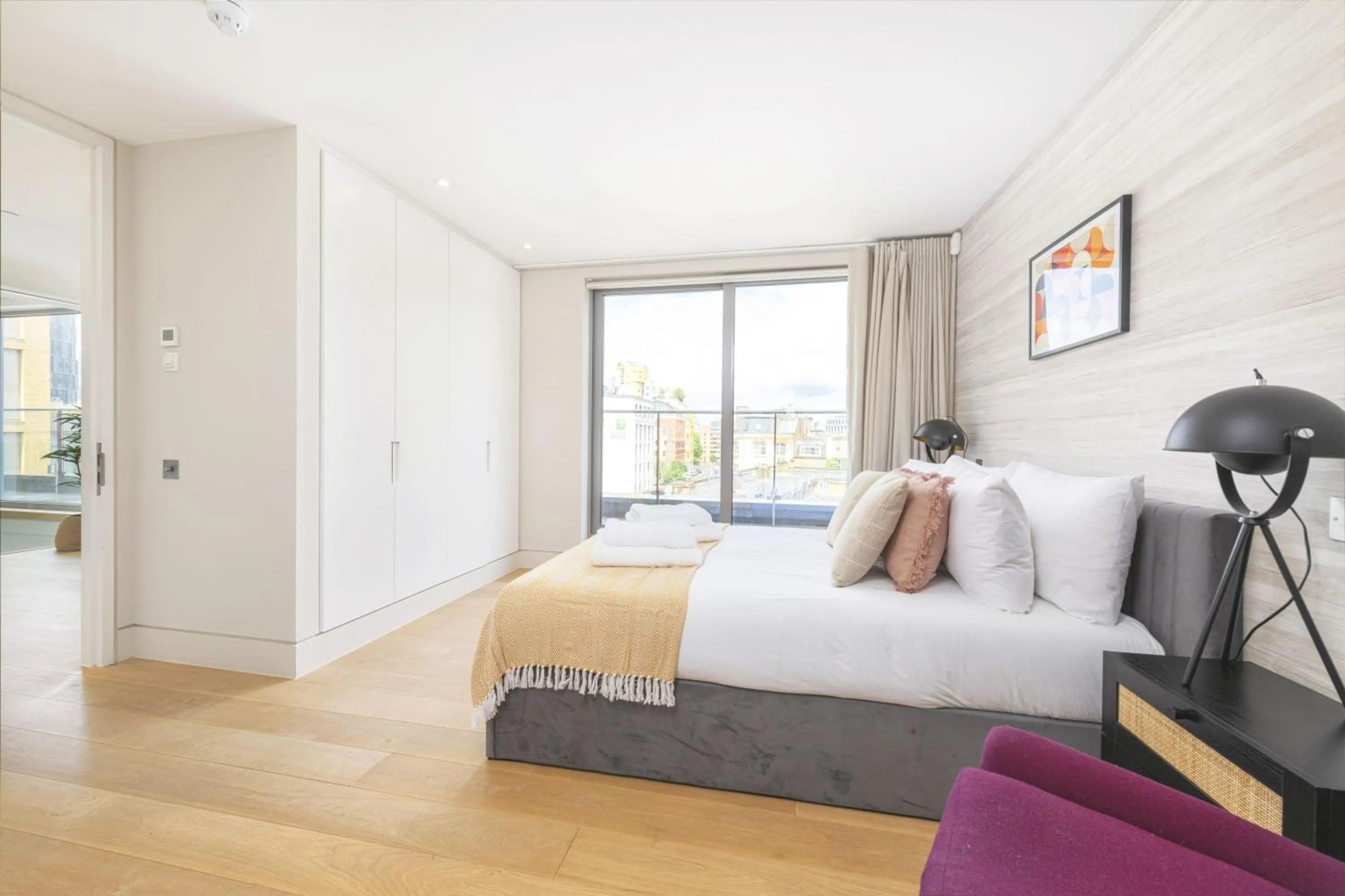 Bed in Accomodo London Waterloo - Luxury & Spacious Triplex Penthouse on Southbank