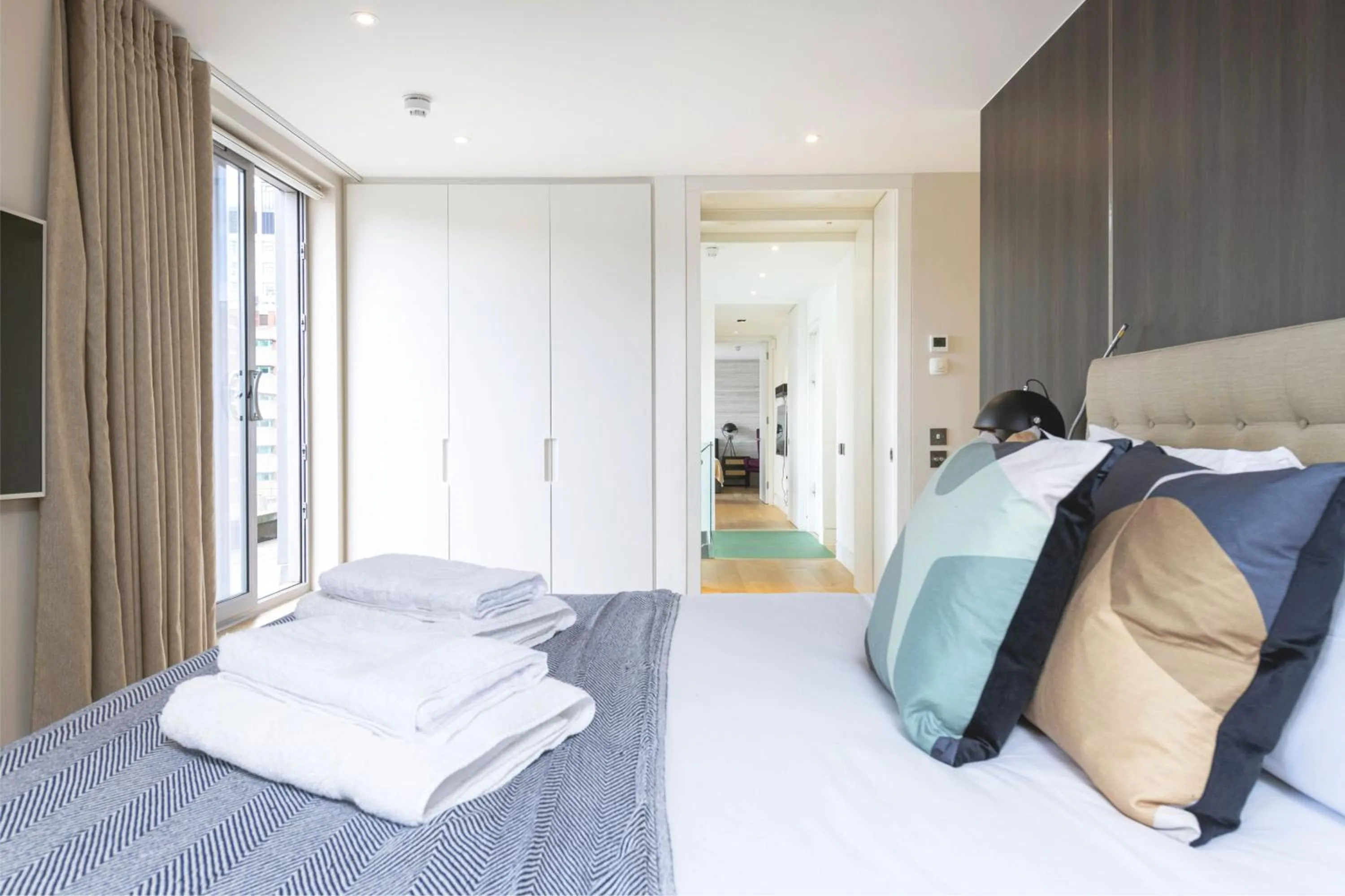 Bed in Accomodo London Waterloo - Luxury & Spacious Triplex Penthouse on Southbank