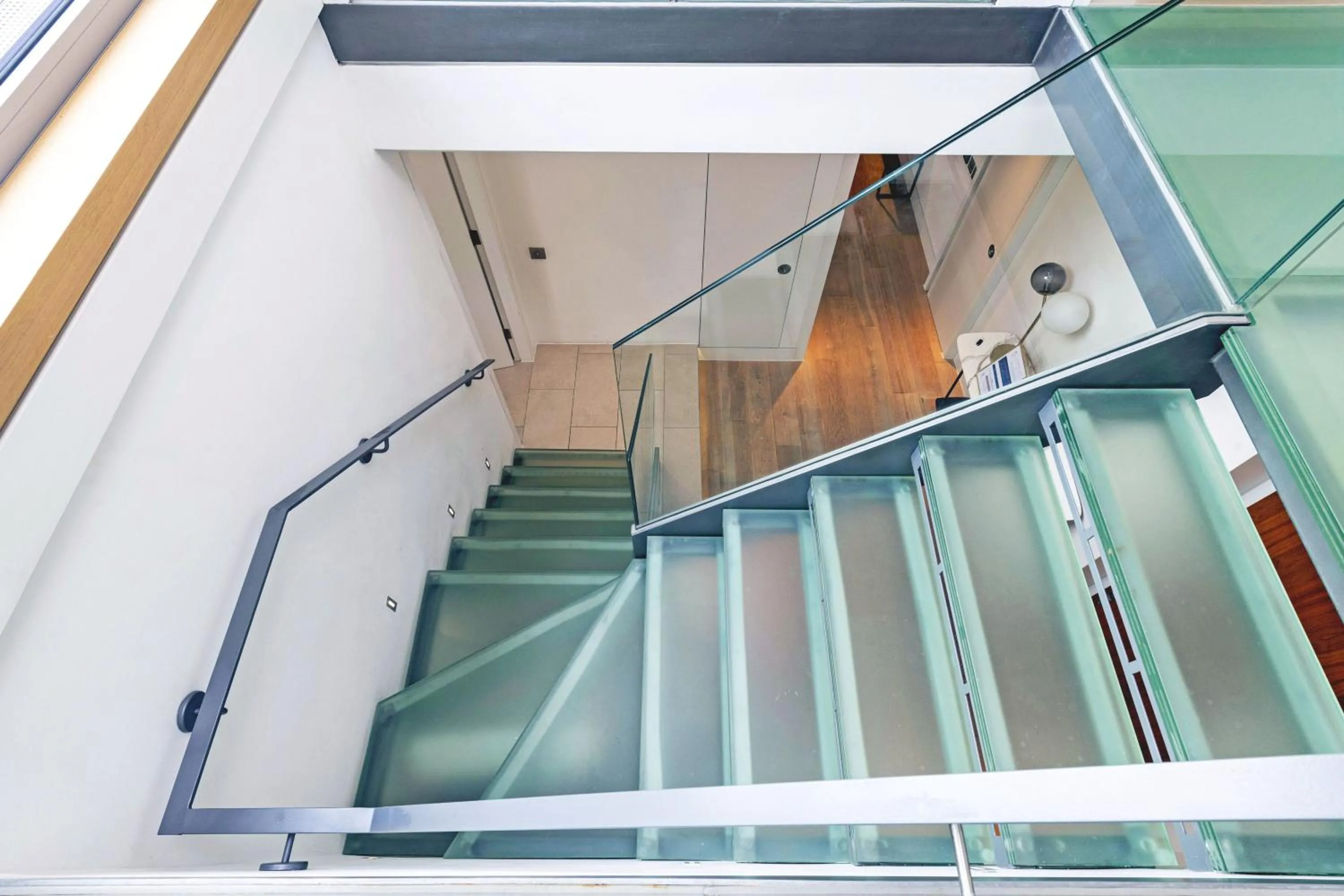 acessibility in Accomodo London Waterloo - Luxury & Spacious Triplex Penthouse on Southbank
