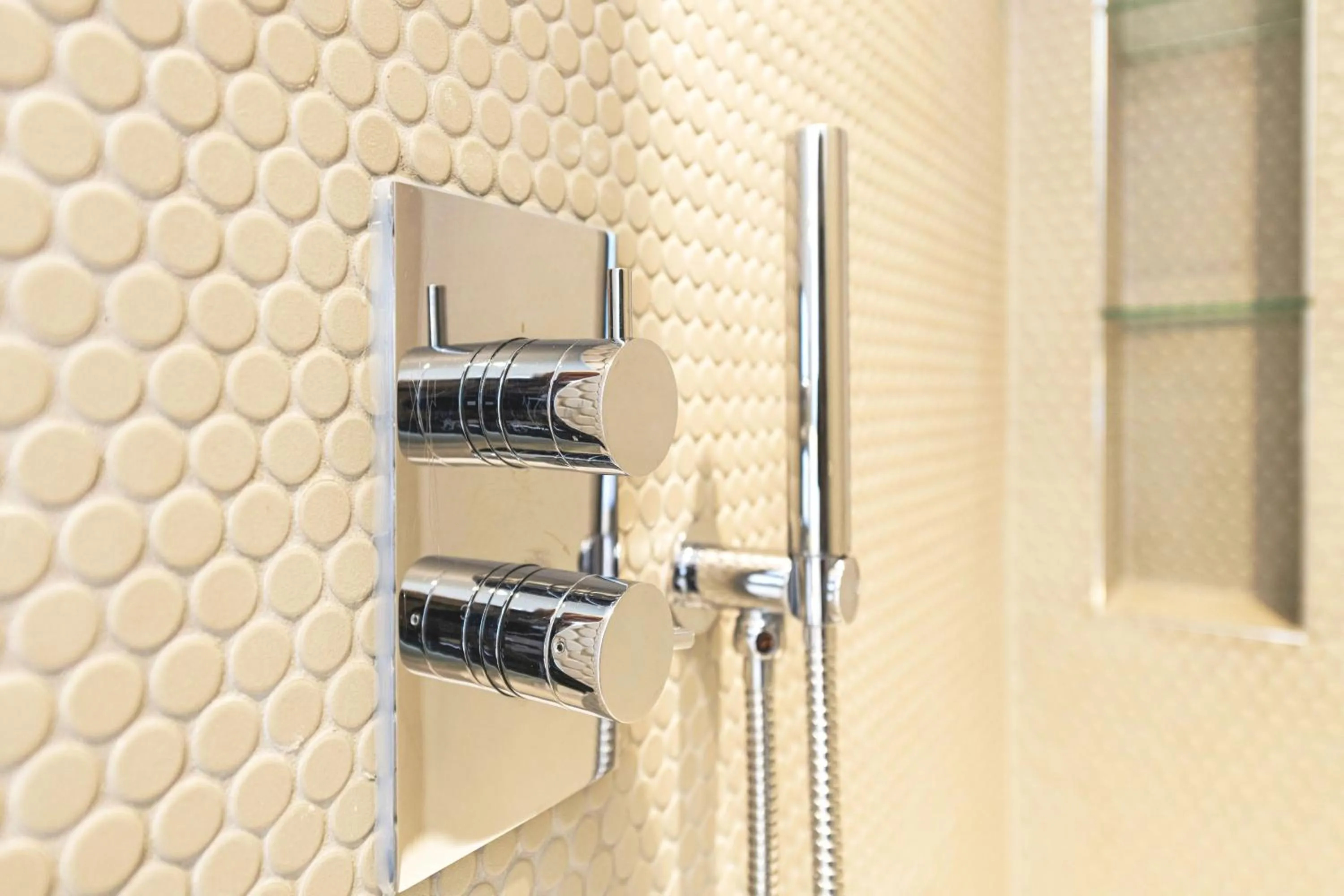 Shower in Accomodo London Waterloo - Luxury & Spacious Triplex Penthouse on Southbank