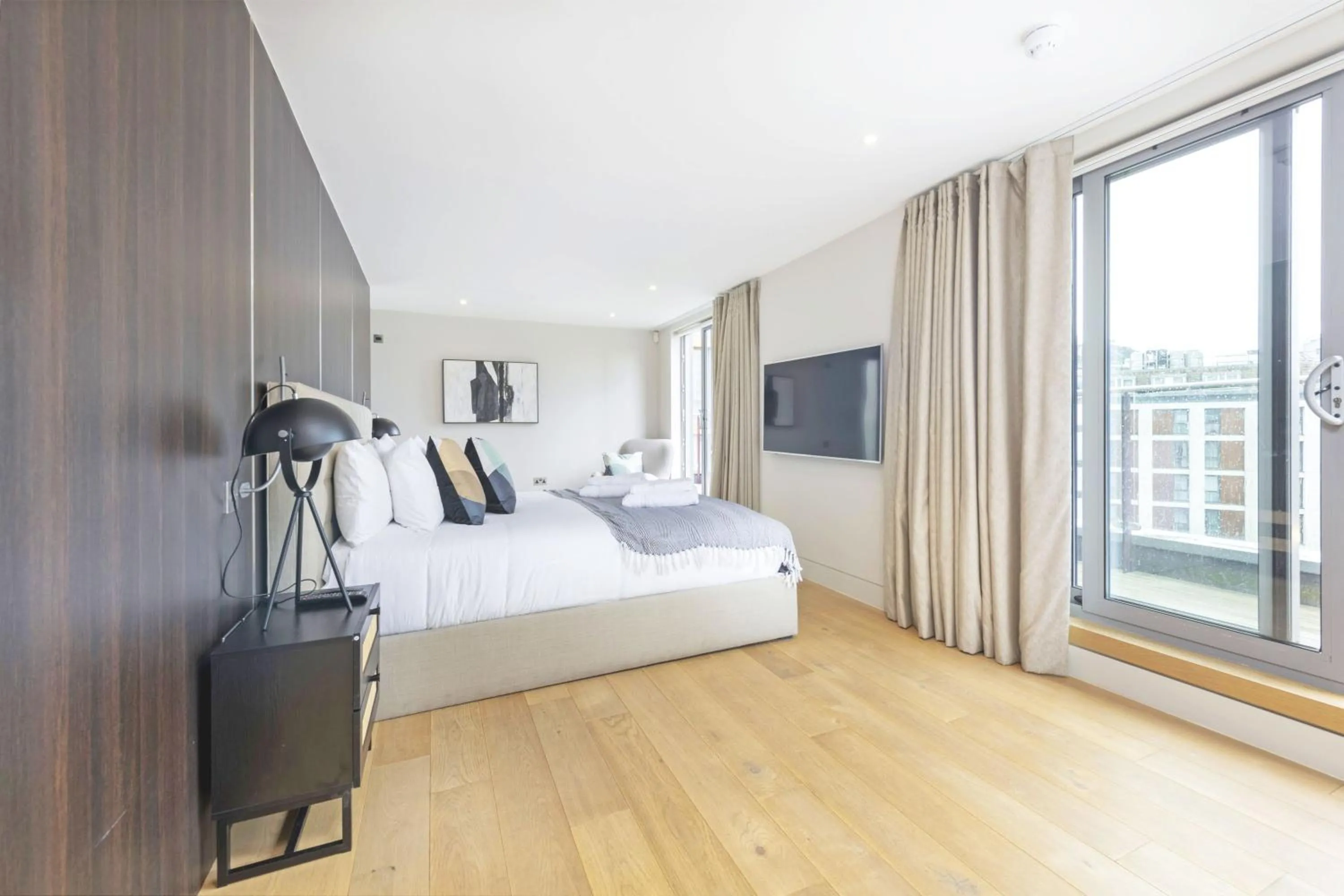 Bed in Accomodo London Waterloo - Luxury & Spacious Triplex Penthouse on Southbank
