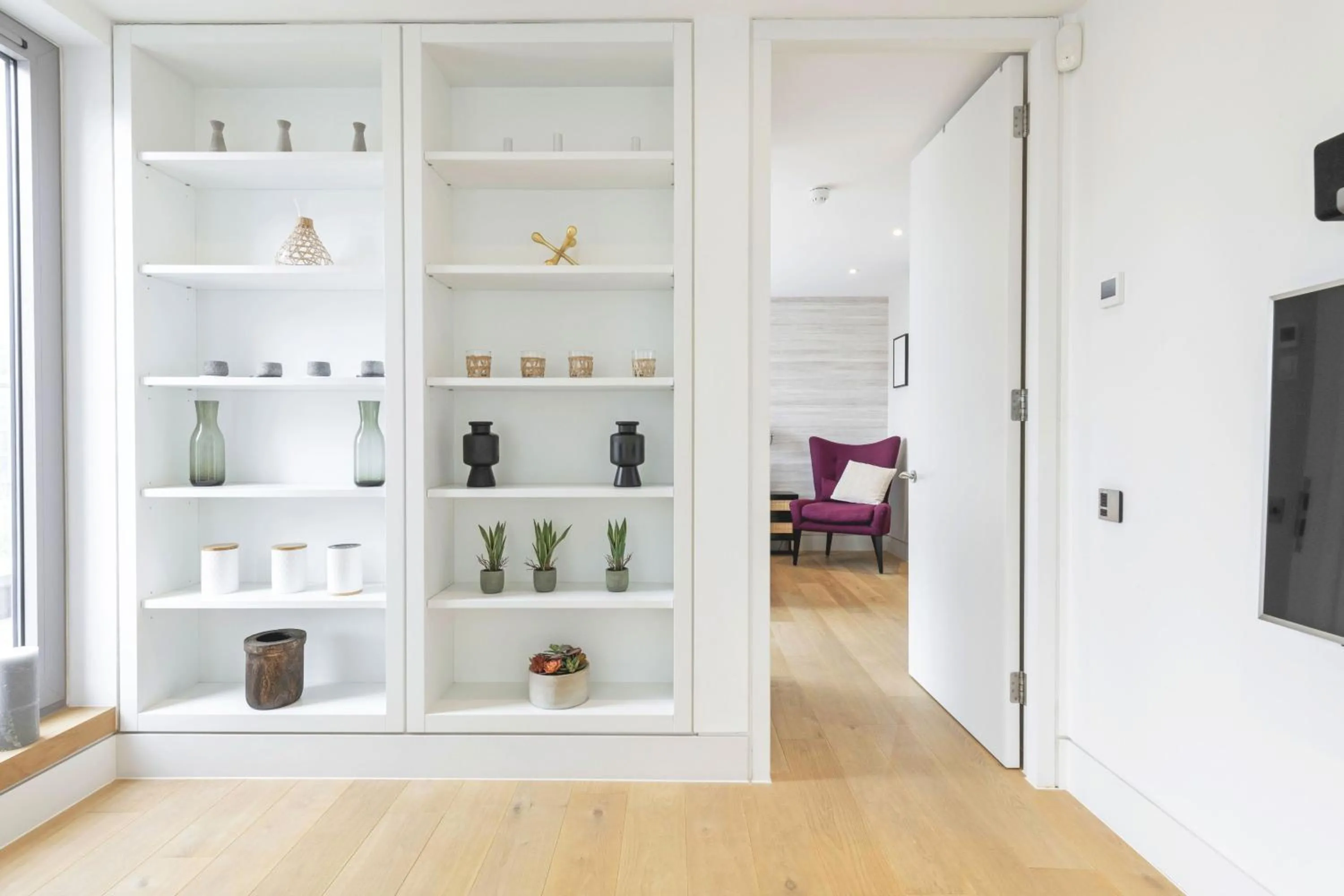 wardrobe in Accomodo London Waterloo - Luxury & Spacious Triplex Penthouse on Southbank