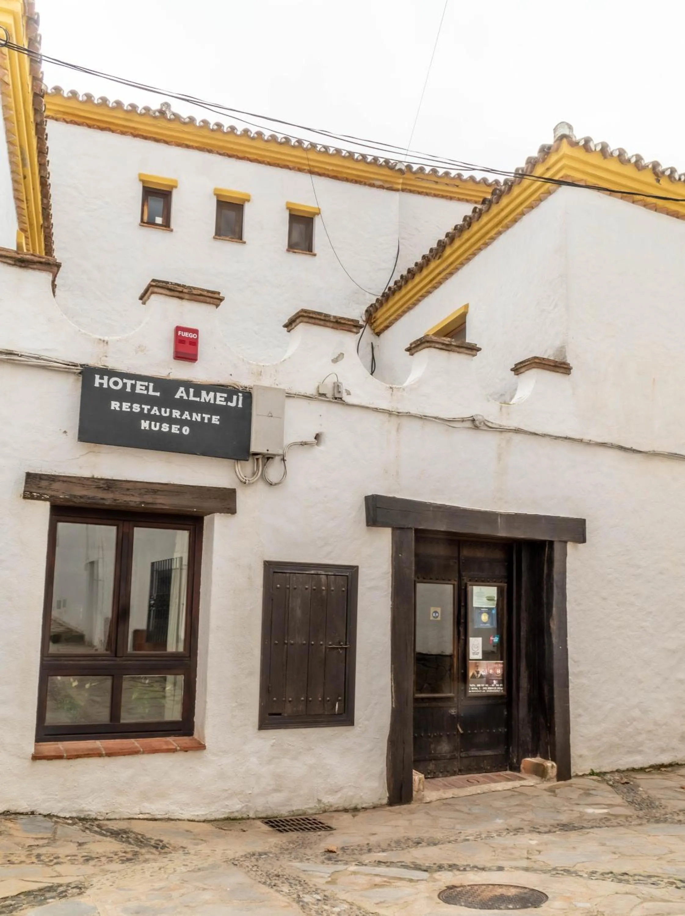 Property building in Hotel Almejí