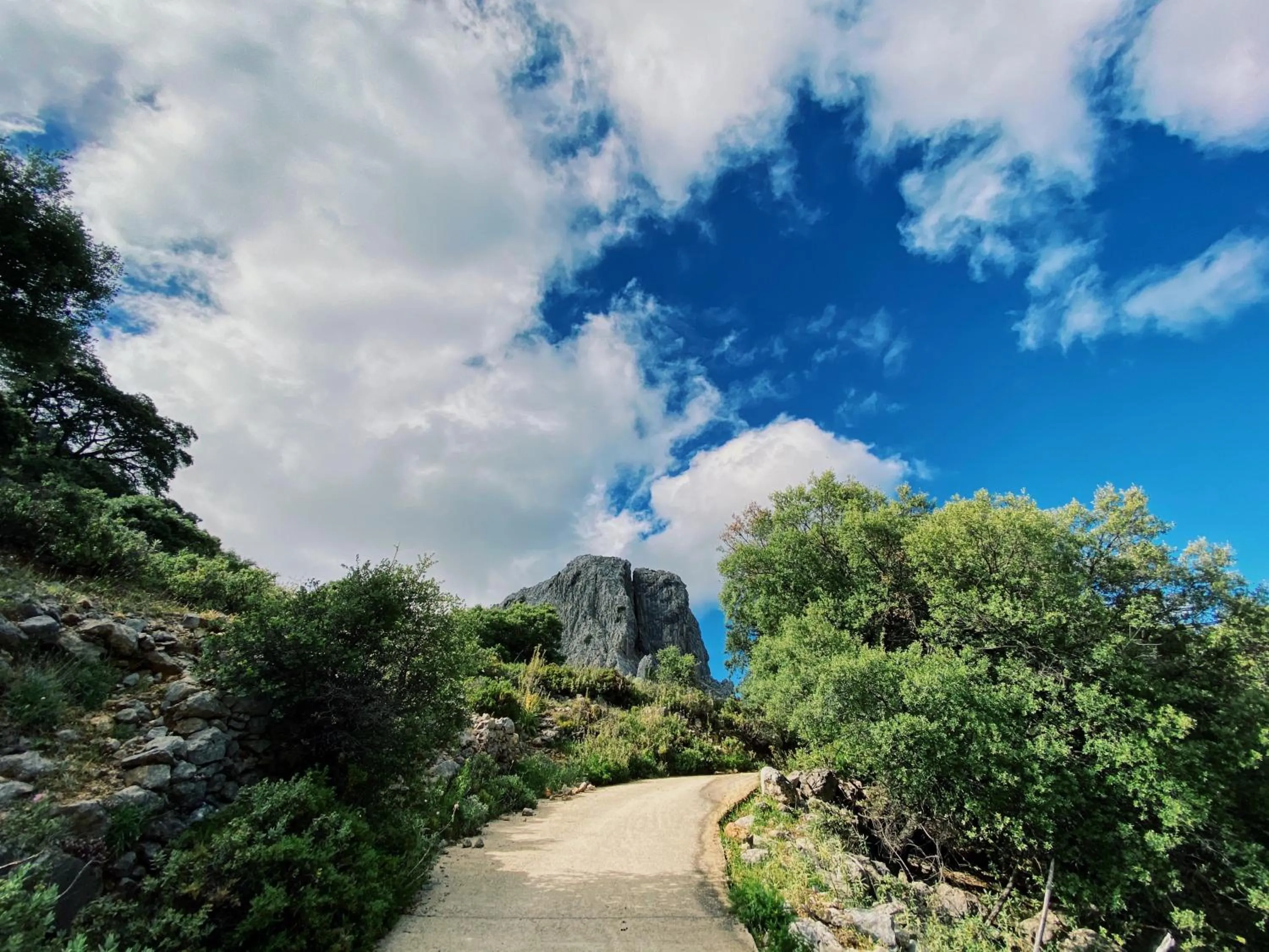 Hiking in Hotel Almejí