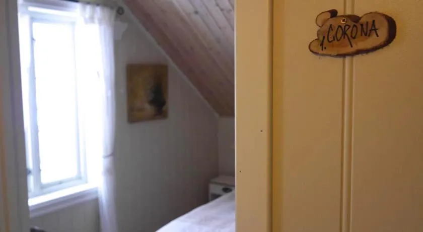 Decorative detail in Jordbærstova Feriehus