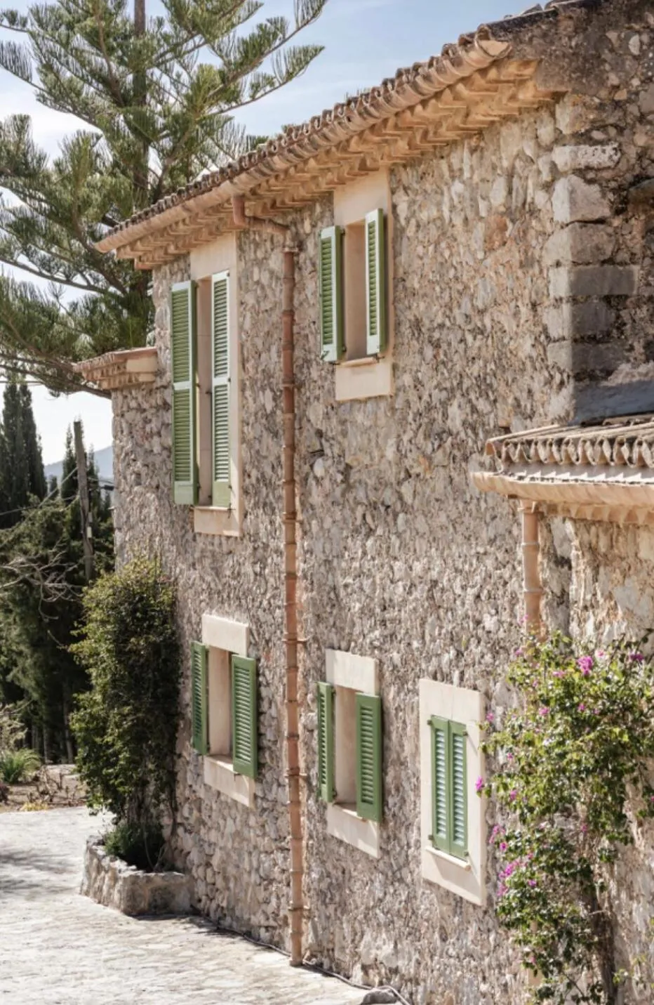 Property building in Ca'n Beneït