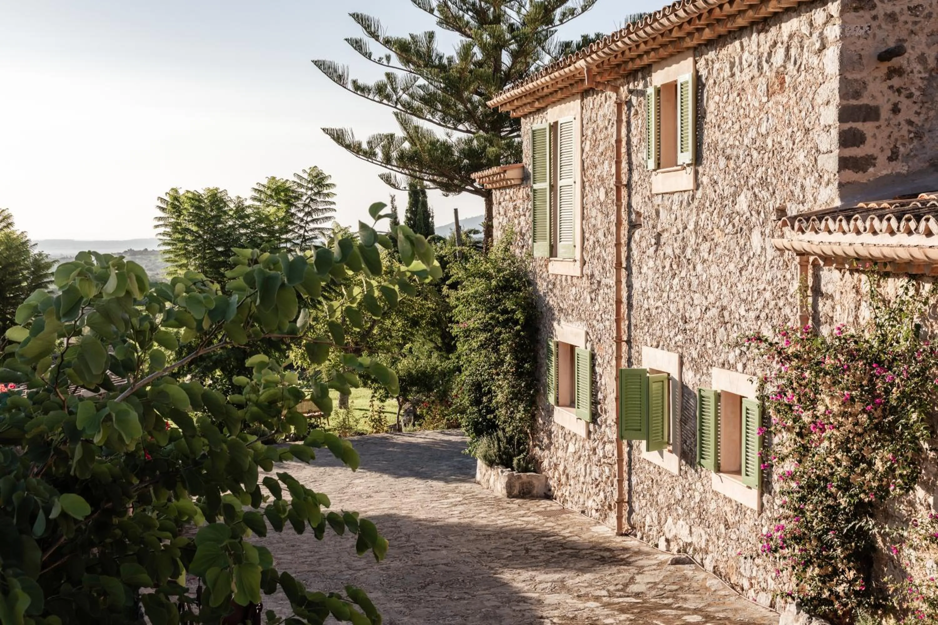 Property building in Ca'n Beneït