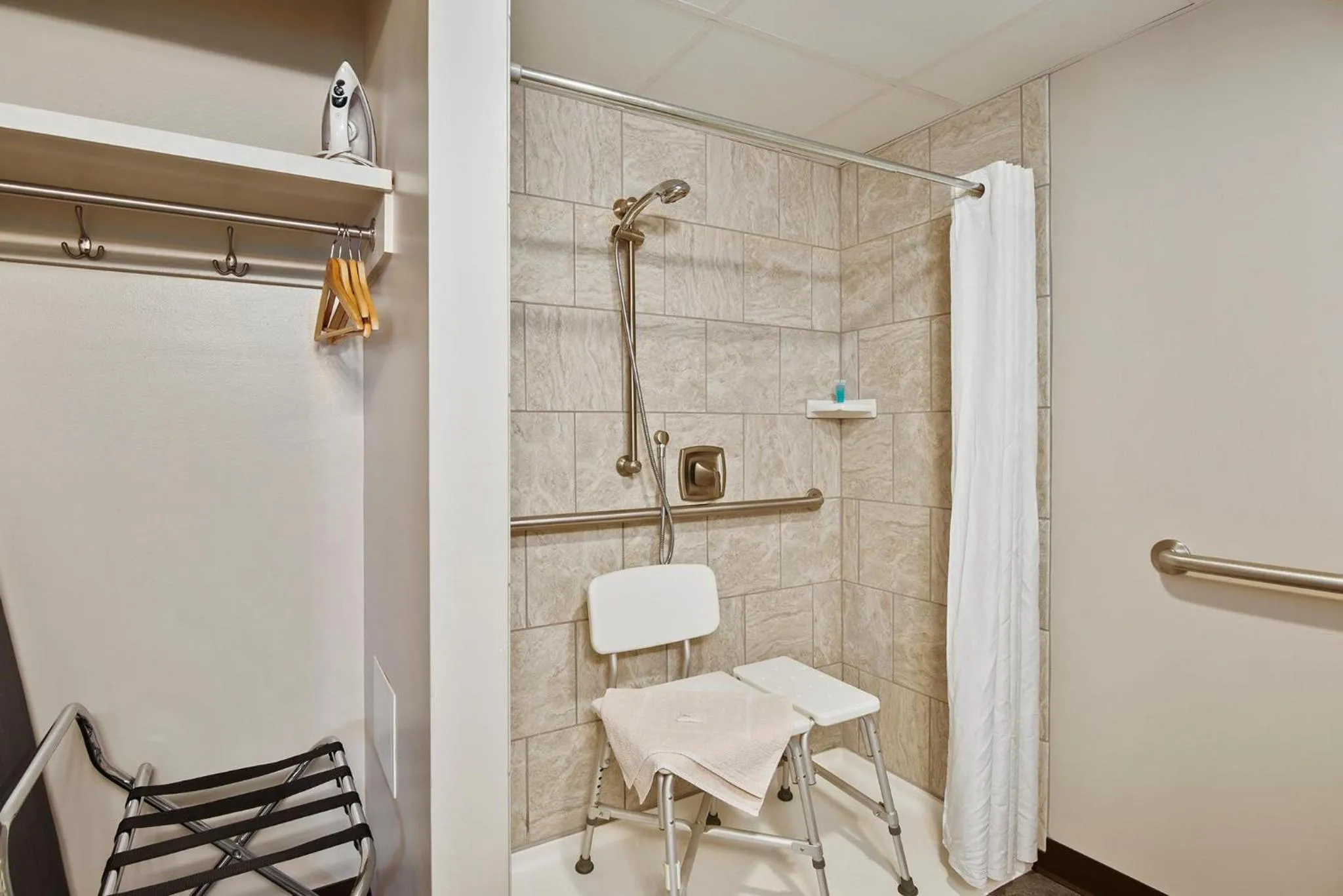 Top Floor Handicap Accessible Bay View
