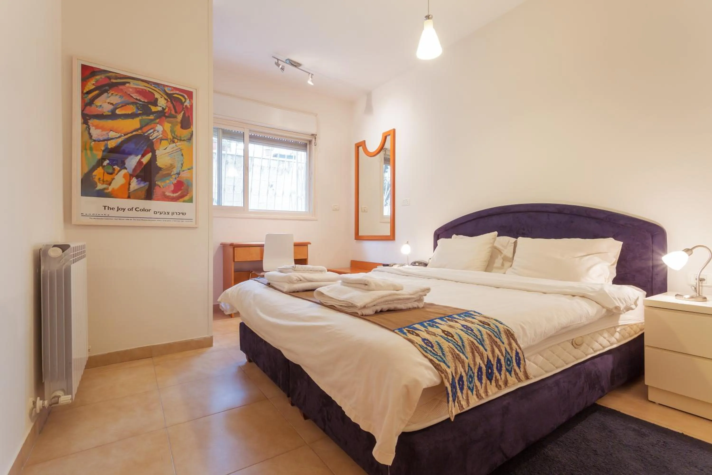 Photo of the whole room, Bed in Colony Suites- Hananya St.