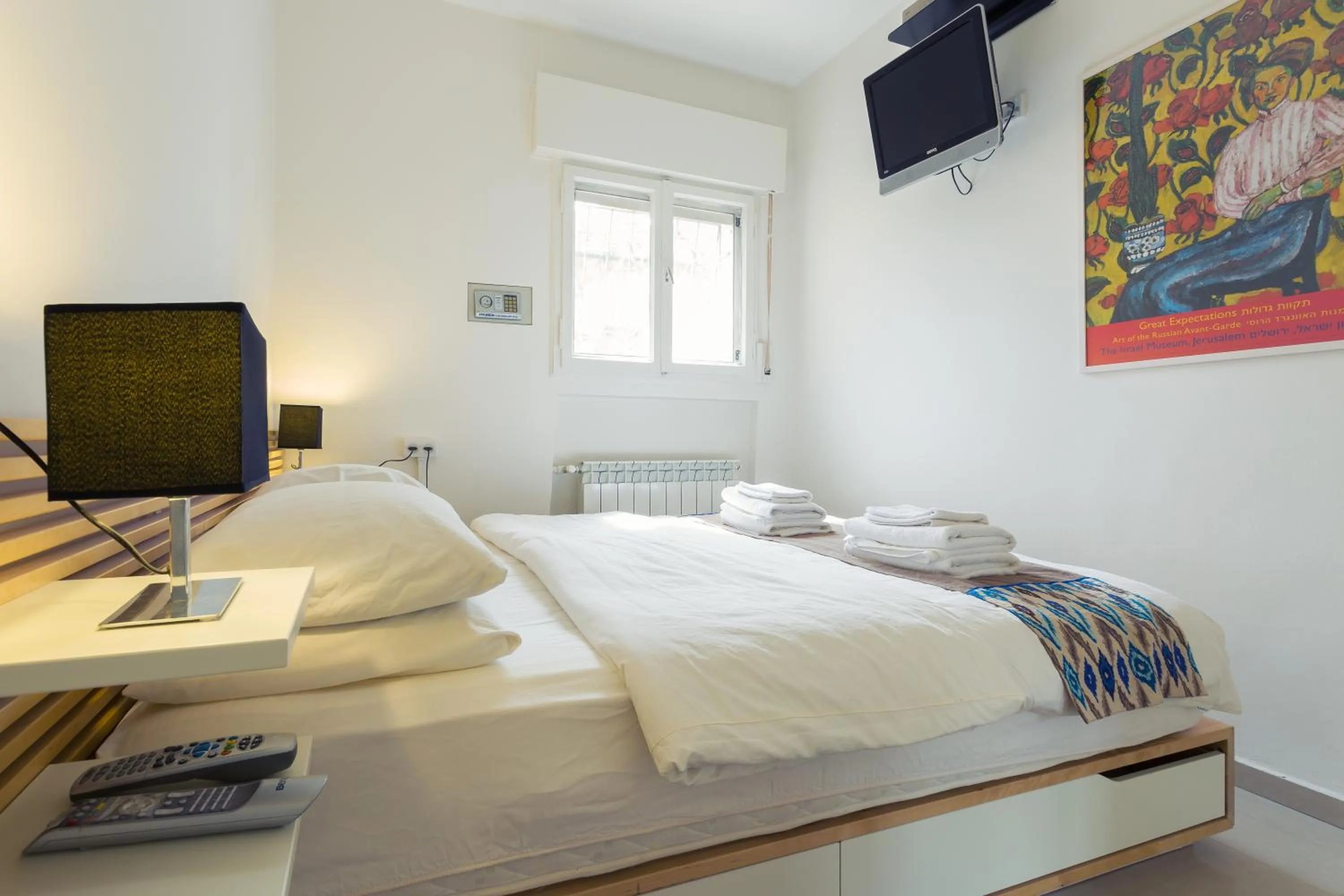 Bedroom, Bed in Colony Suites- Hananya St.