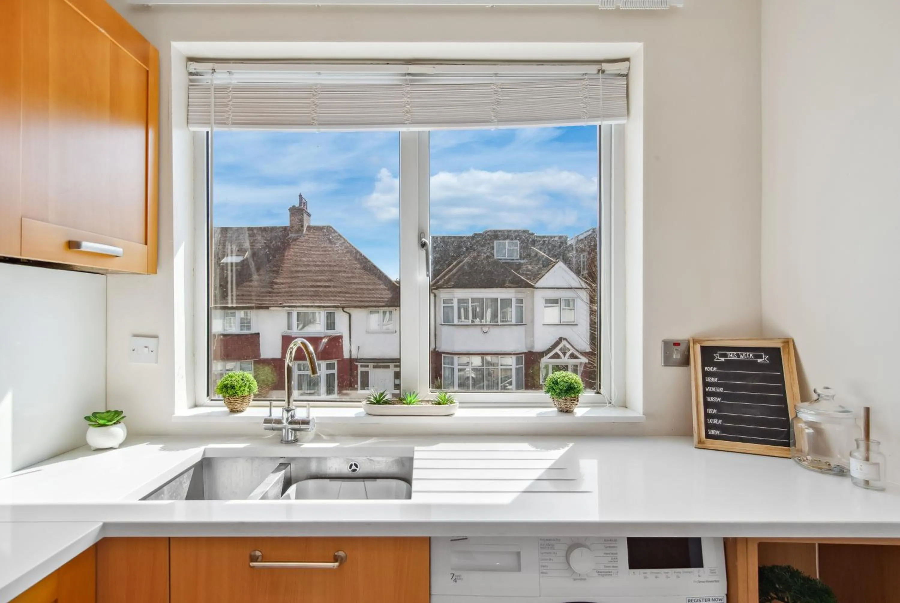 Stylish 4 Bed 2 Bath NW London