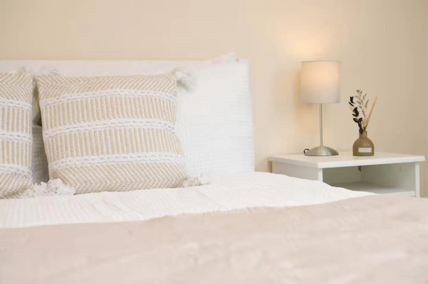 Bed in Stylish 4 Bed 2 Bath NW London