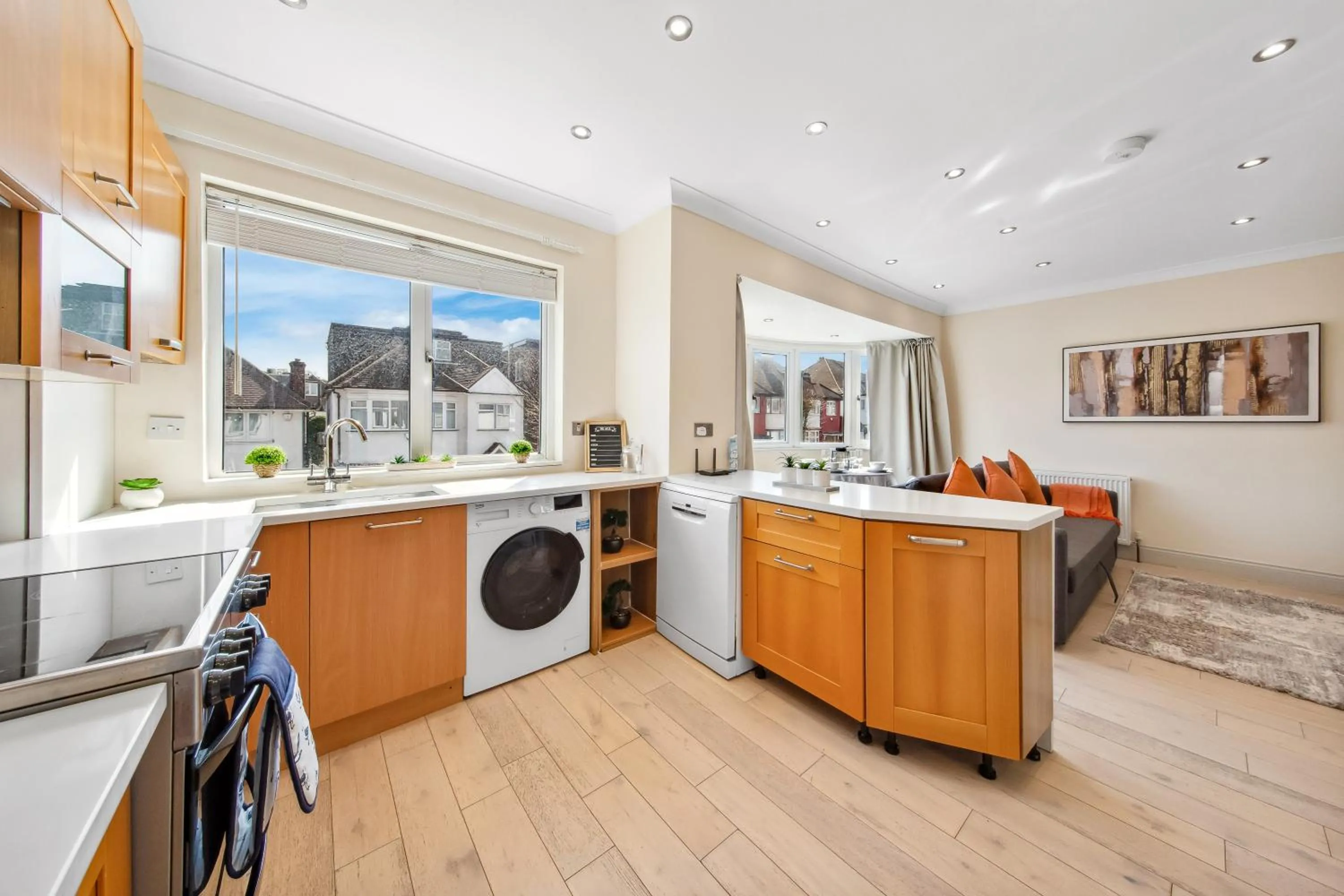 Stylish 4 Bed 2 Bath NW London