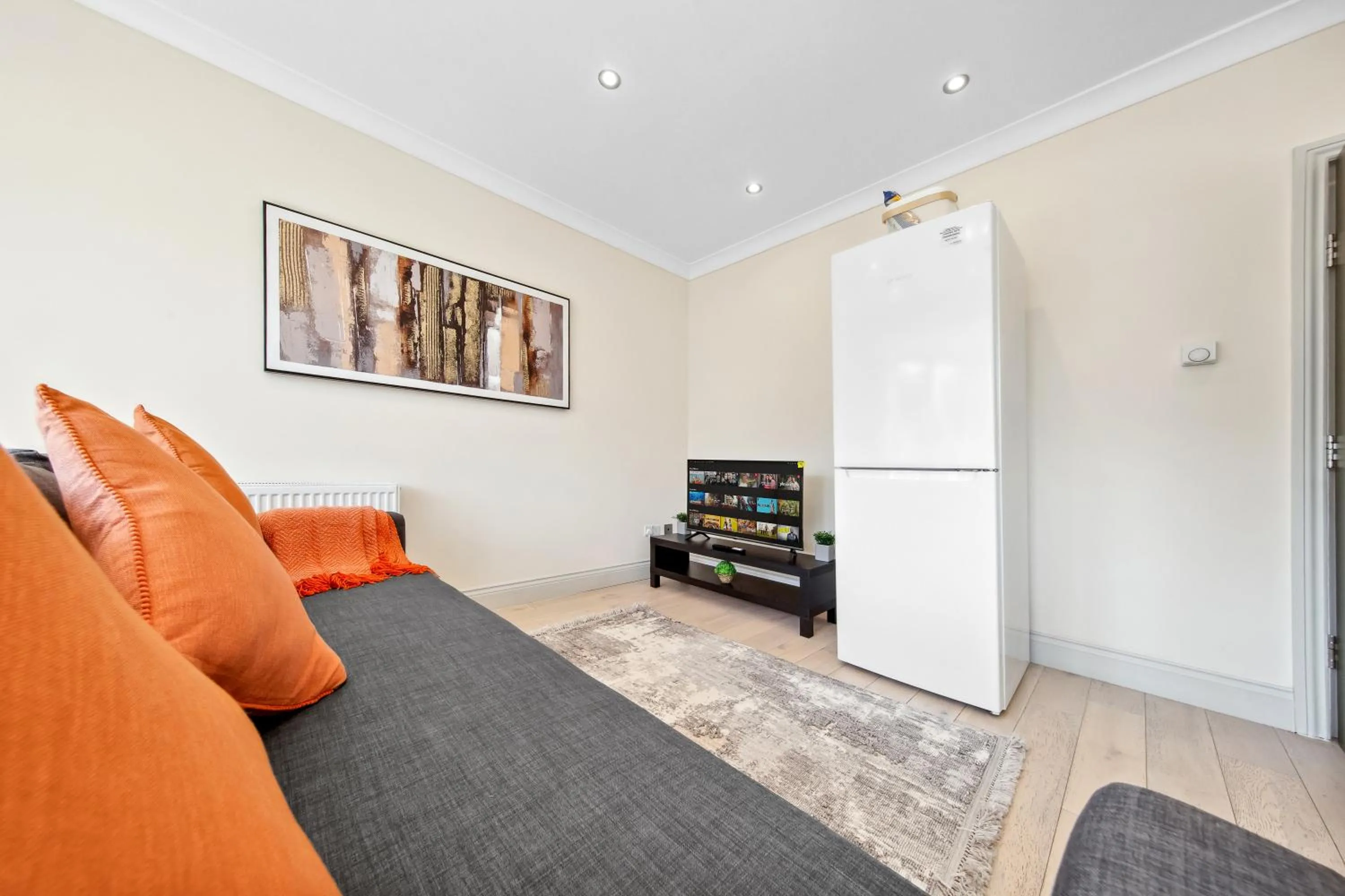 Stylish 4 Bed 2 Bath NW London