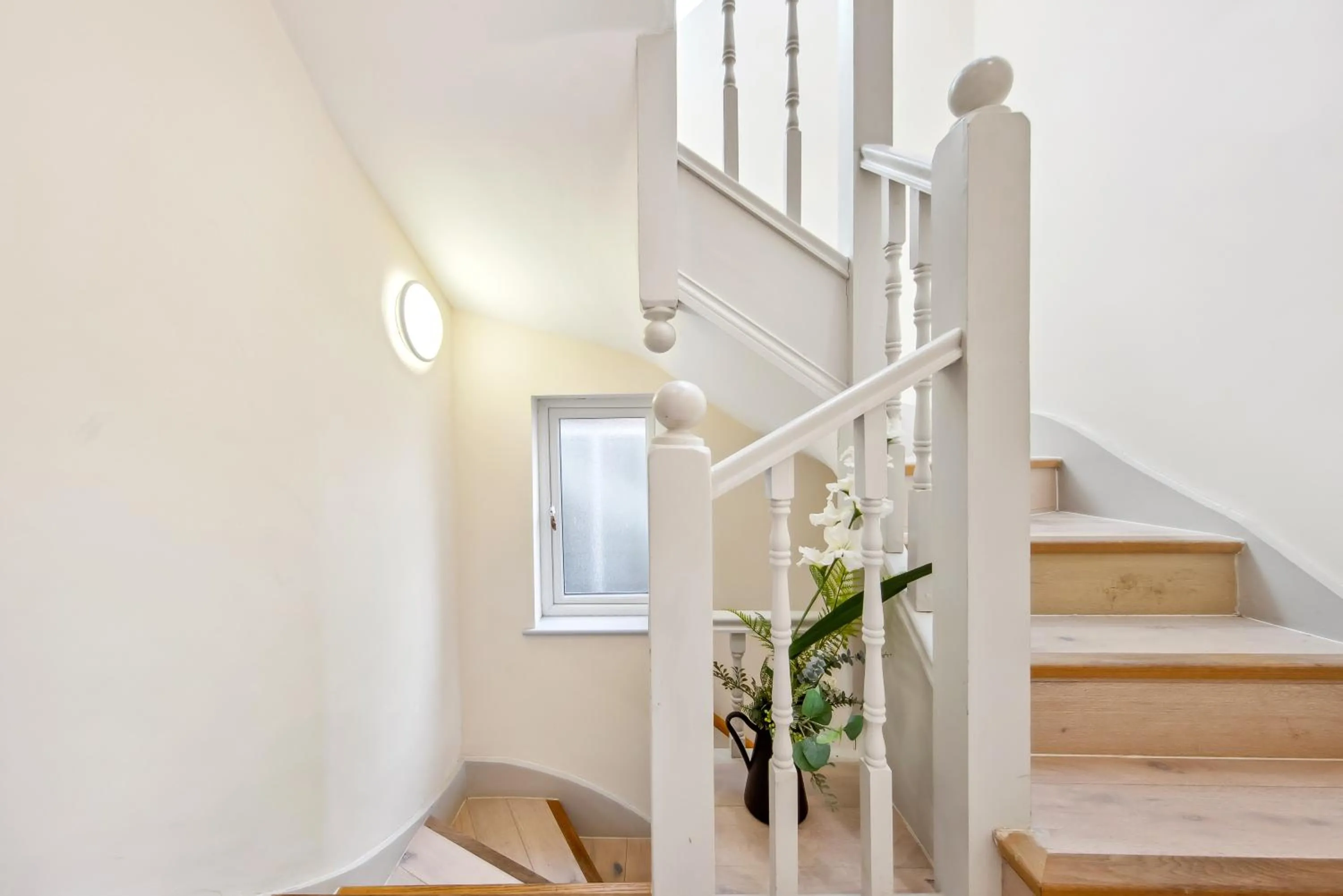 Stylish 4 Bed 2 Bath NW London