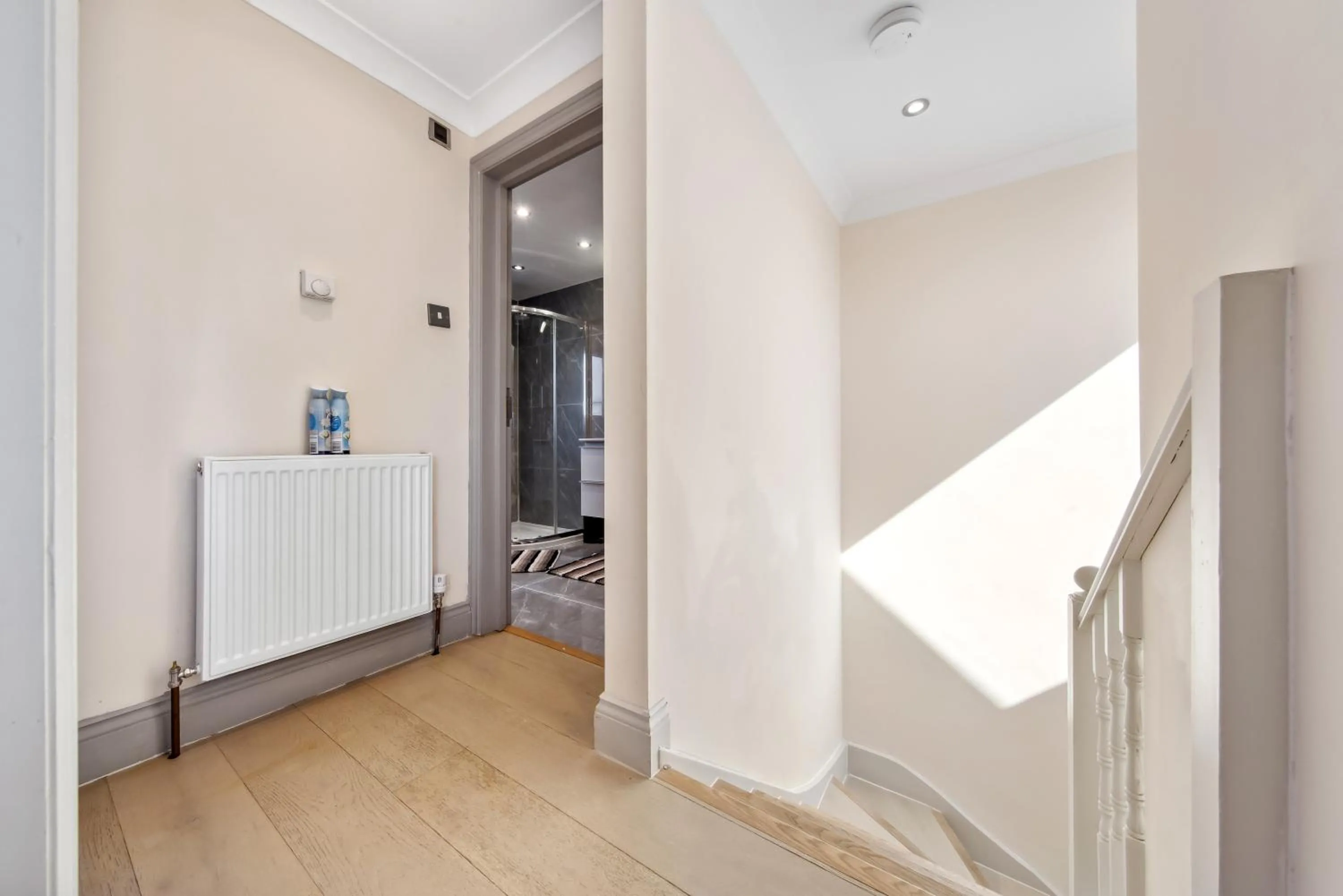 Stylish 4 Bed 2 Bath NW London