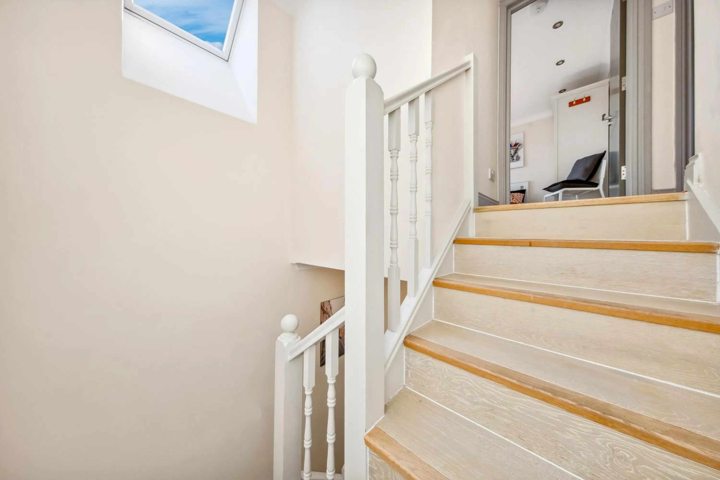 Stylish 4 Bed 2 Bath NW London