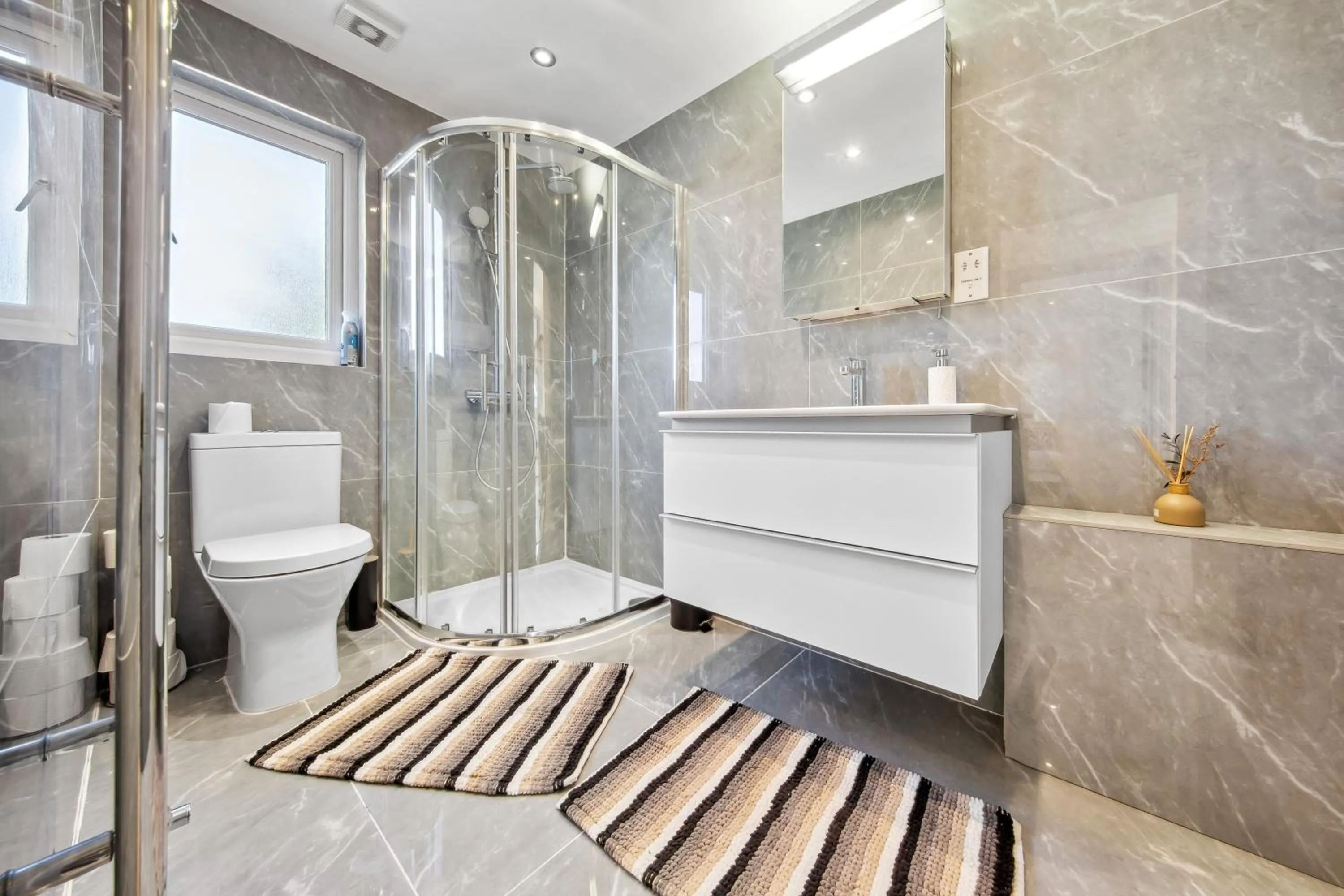 Stylish 4 Bed 2 Bath NW London