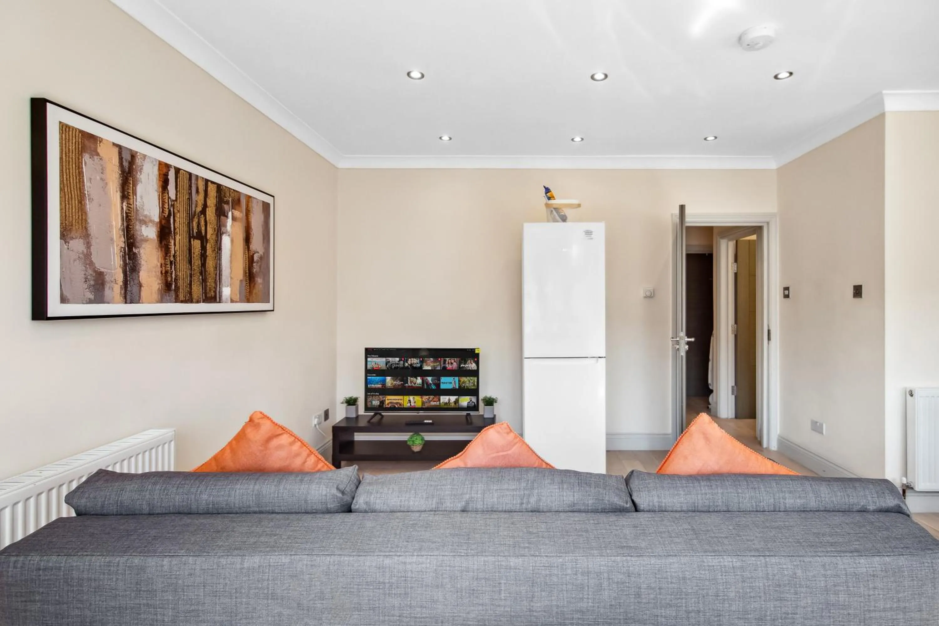 Stylish 4 Bed 2 Bath NW London