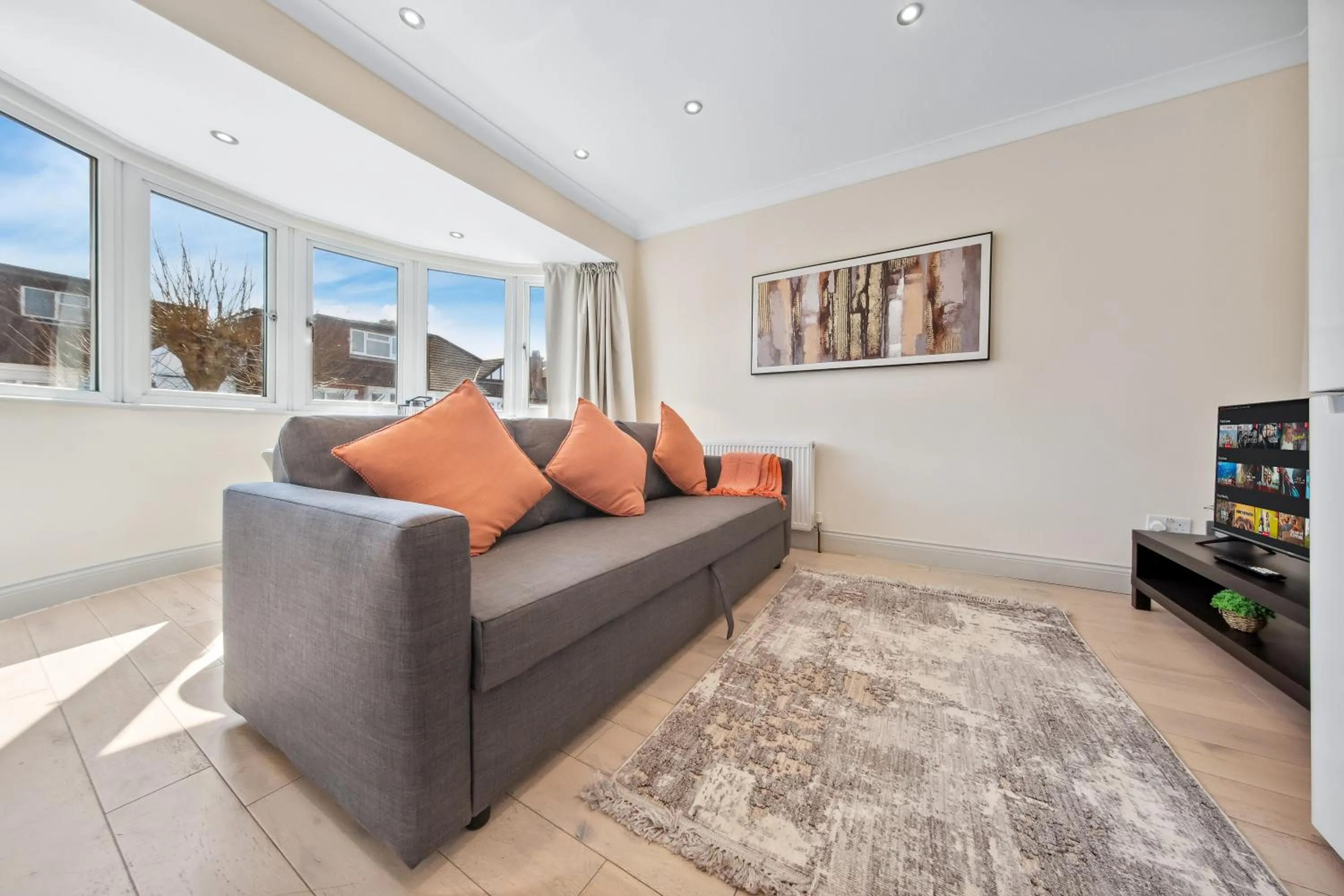 Stylish 4 Bed 2 Bath NW London