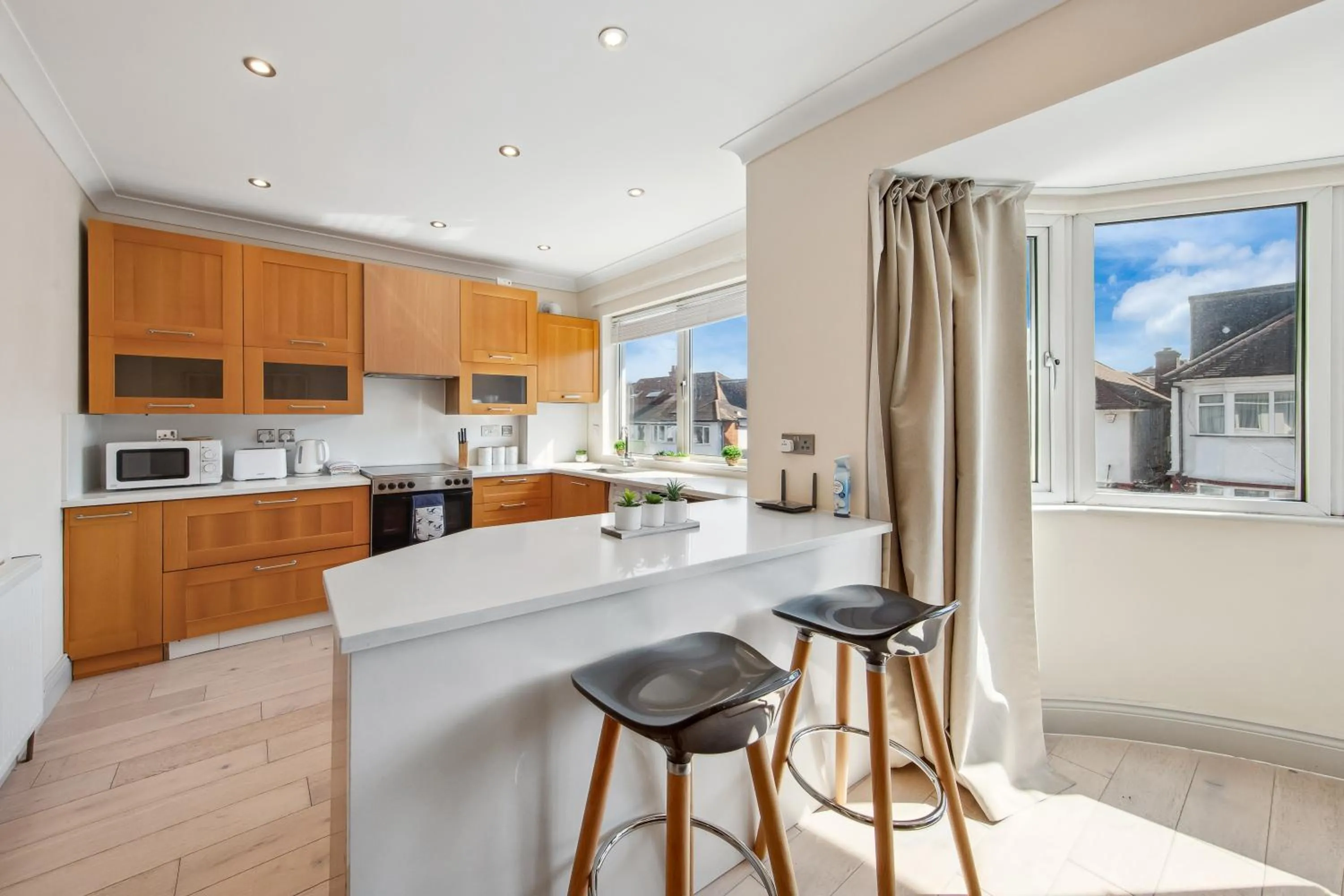 Stylish 4 Bed 2 Bath NW London