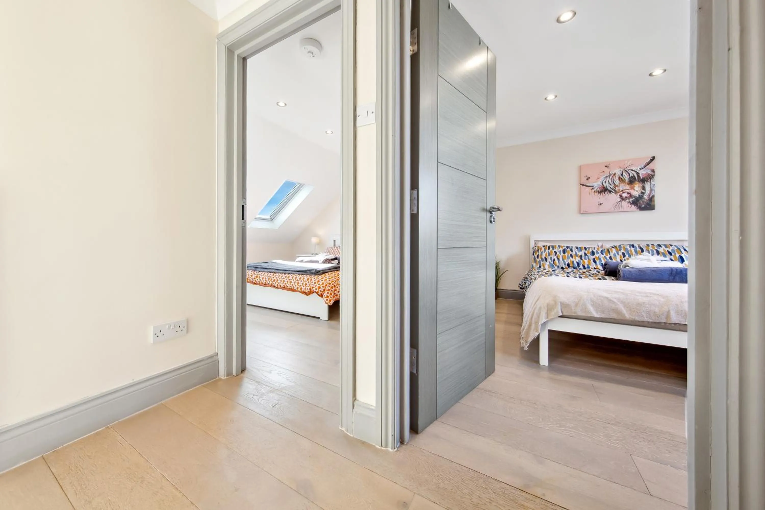 Bed in Stylish 4 Bed 2 Bath NW London