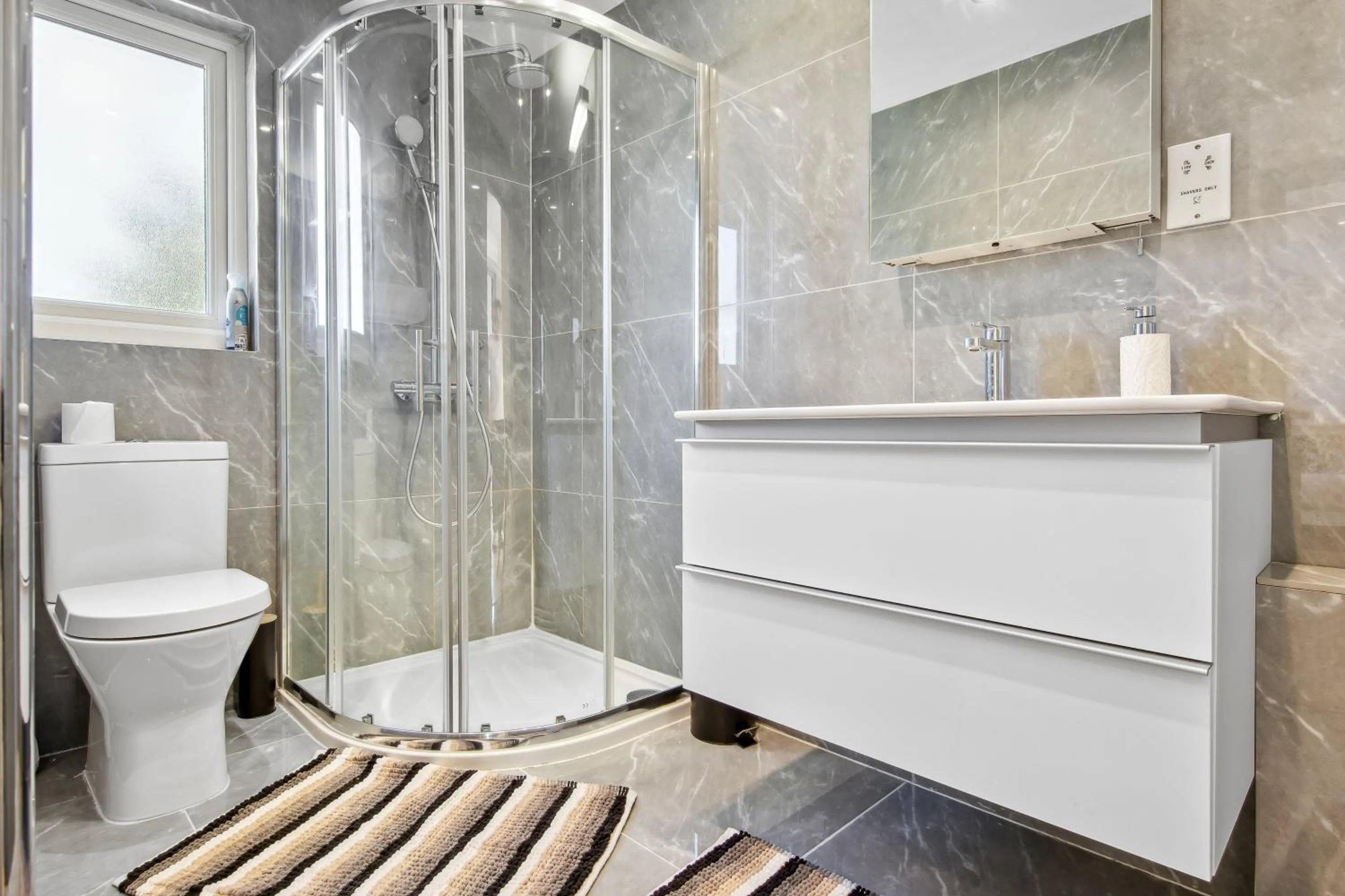 Stylish 4 Bed 2 Bath NW London