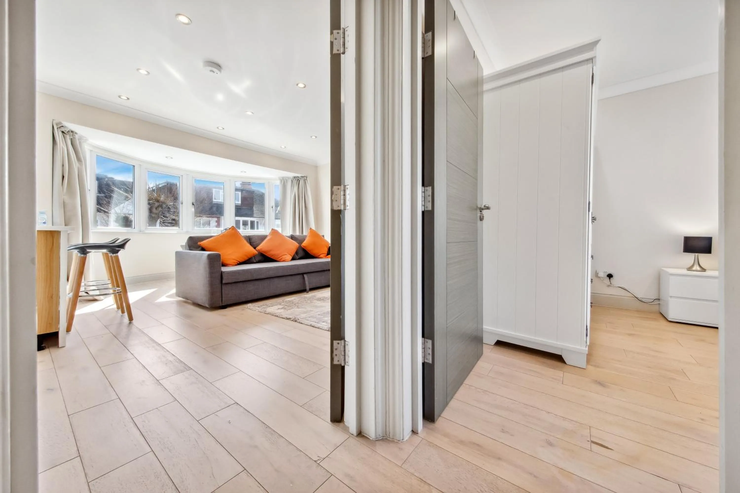 Bed in Stylish 4 Bed 2 Bath NW London
