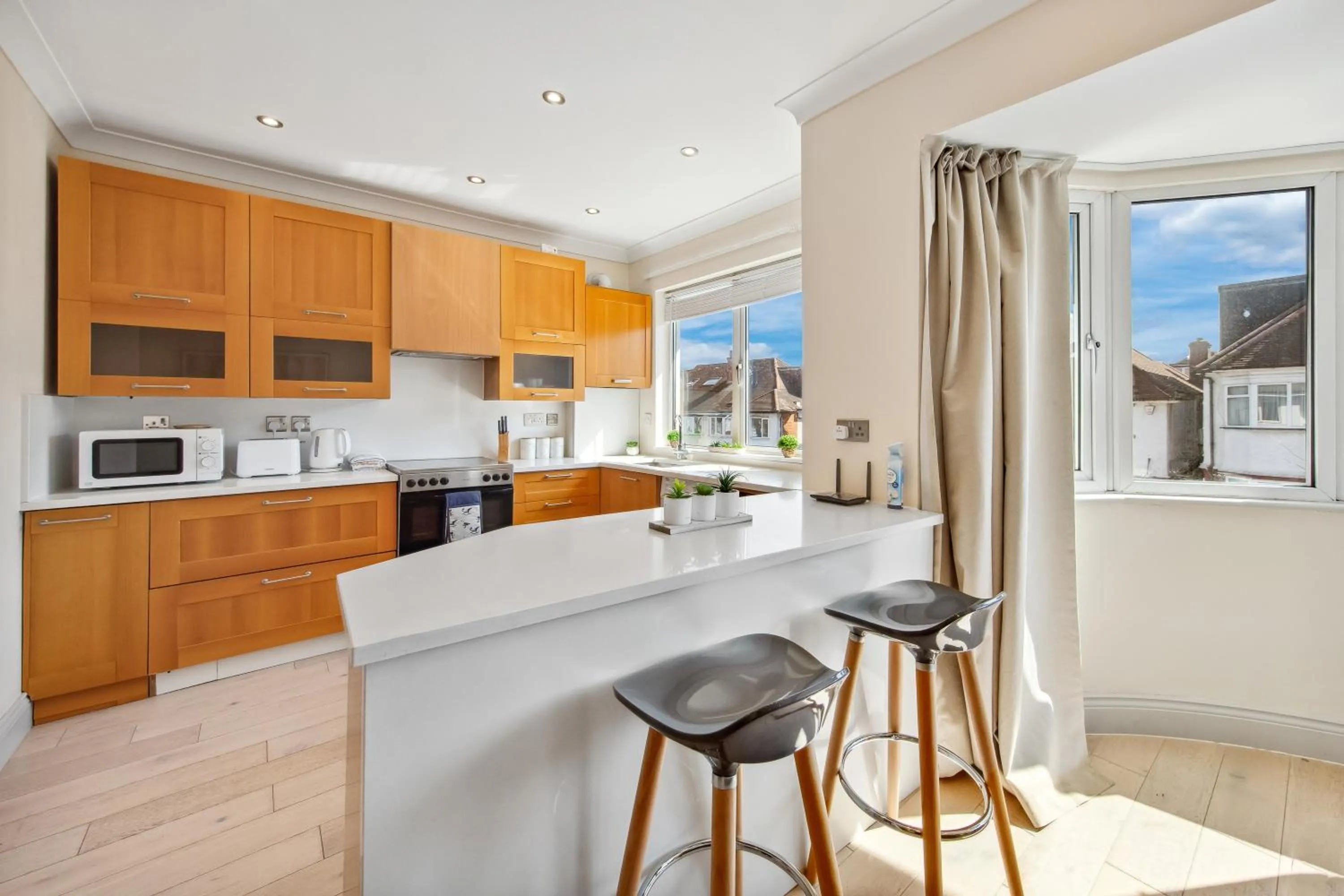 Stylish 4 Bed 2 Bath NW London