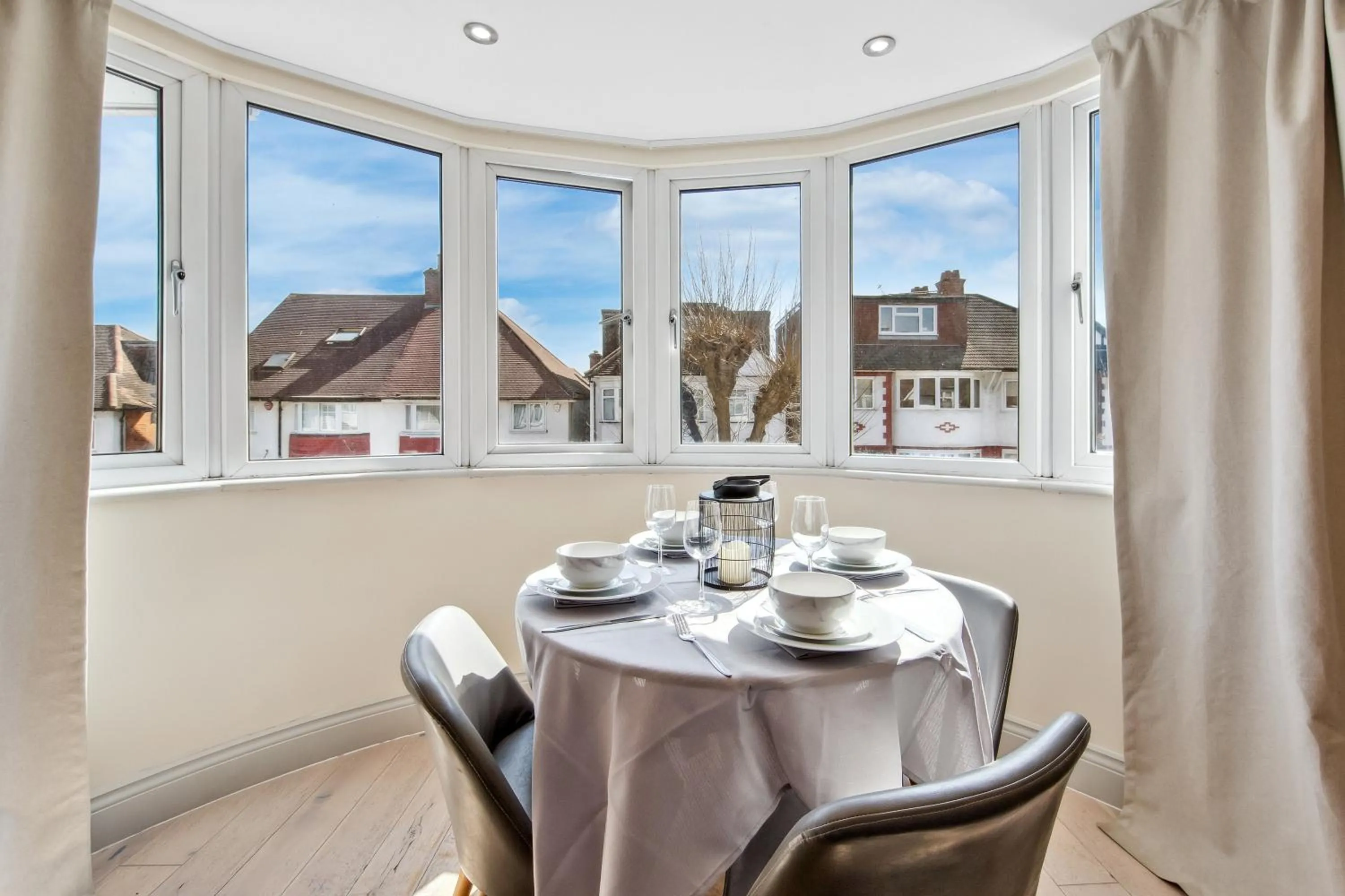 Stylish 4 Bed 2 Bath NW London