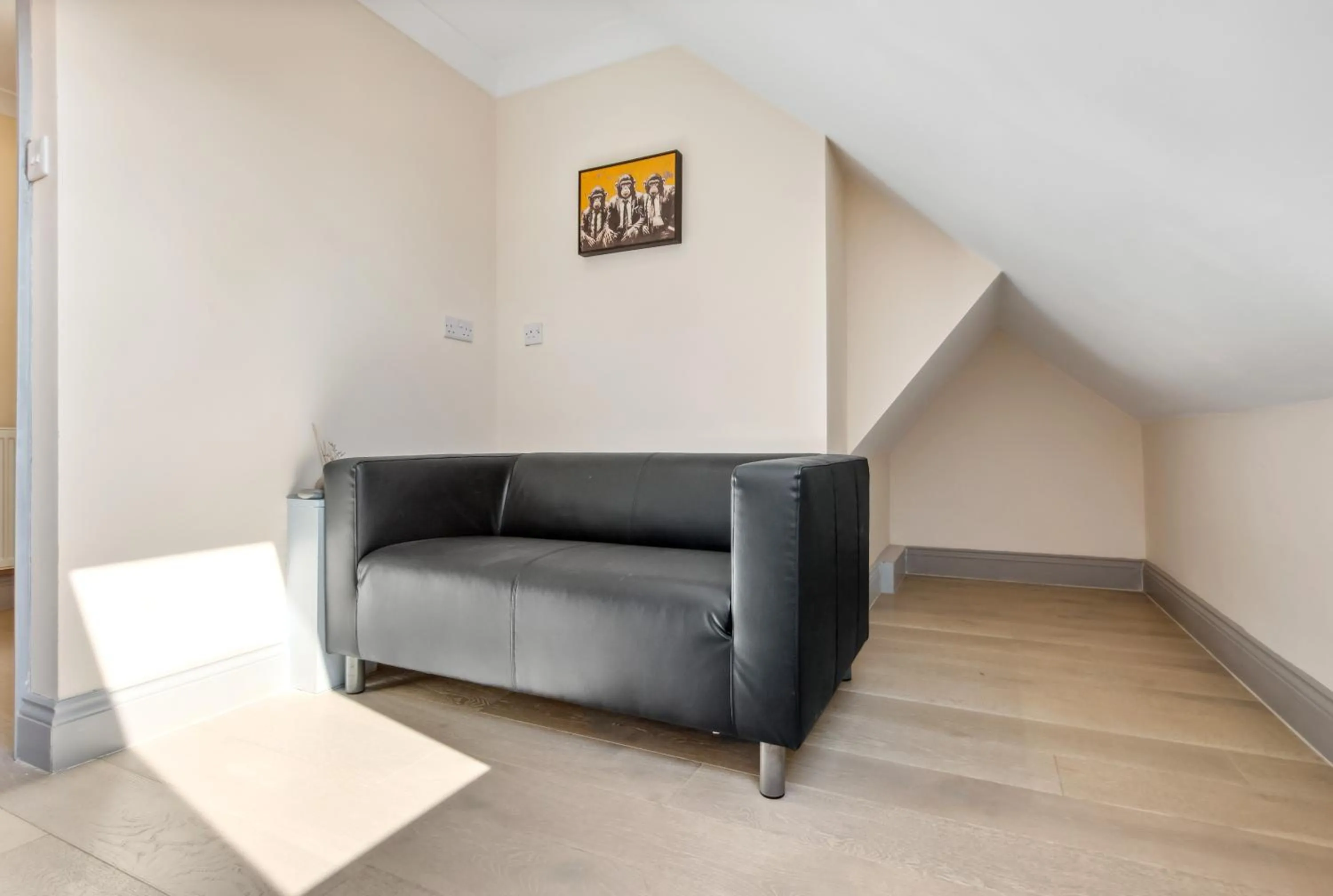 Stylish 4 Bed 2 Bath NW London