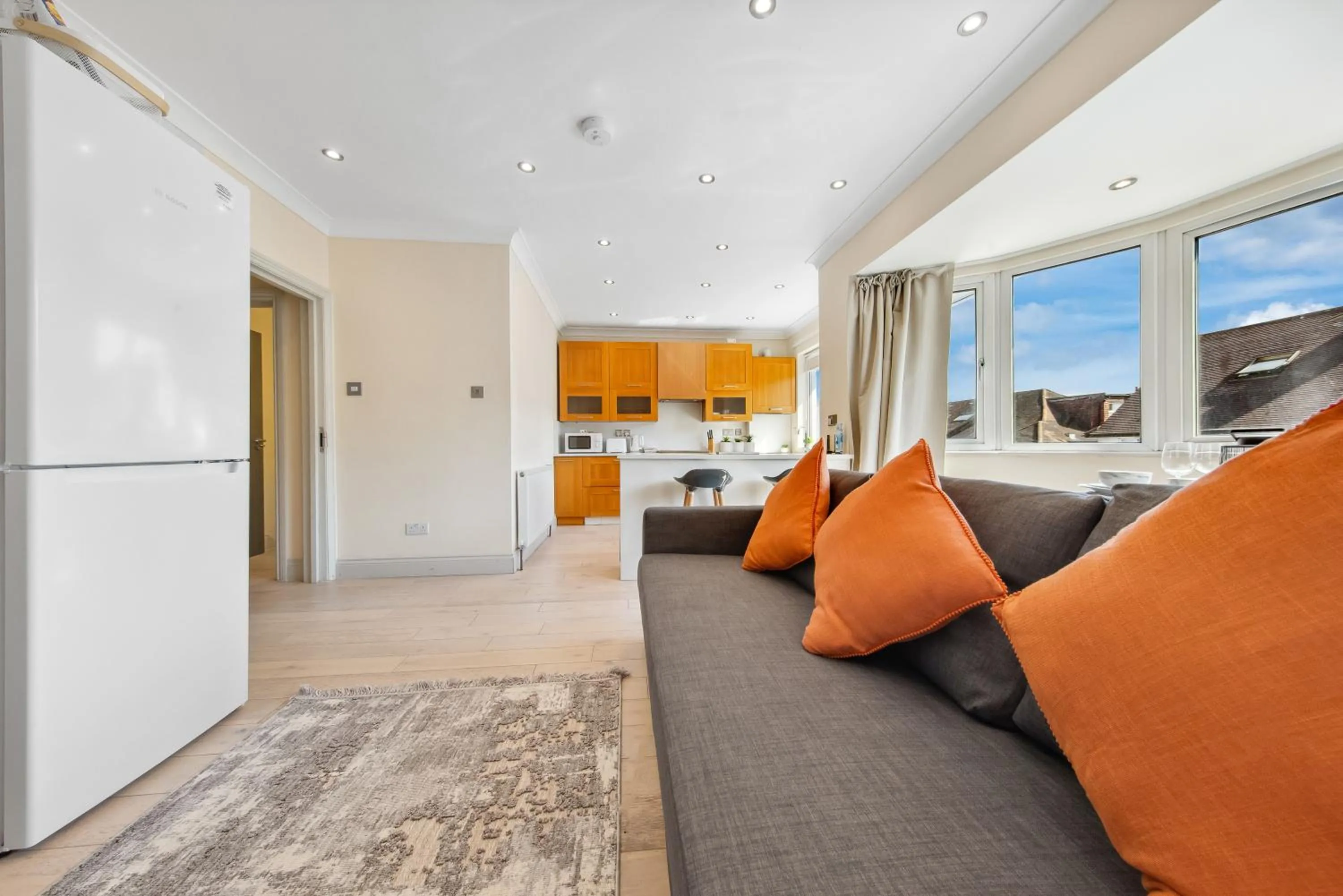 Stylish 4 Bed 2 Bath NW London